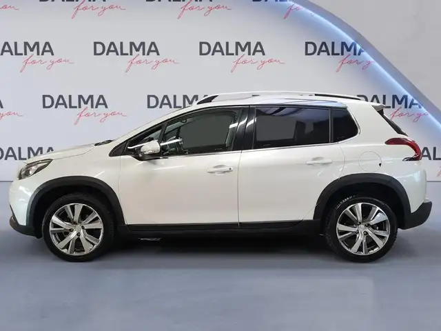 Peugeot 2008 view 2