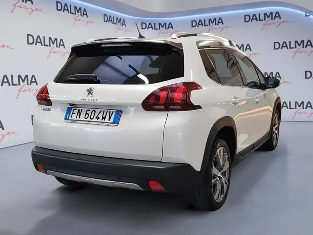 Peugeot 2008 view 5