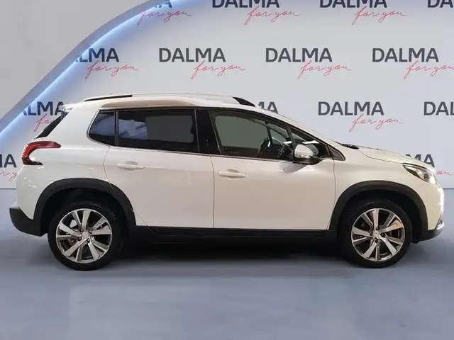 Peugeot 2008 view 6
