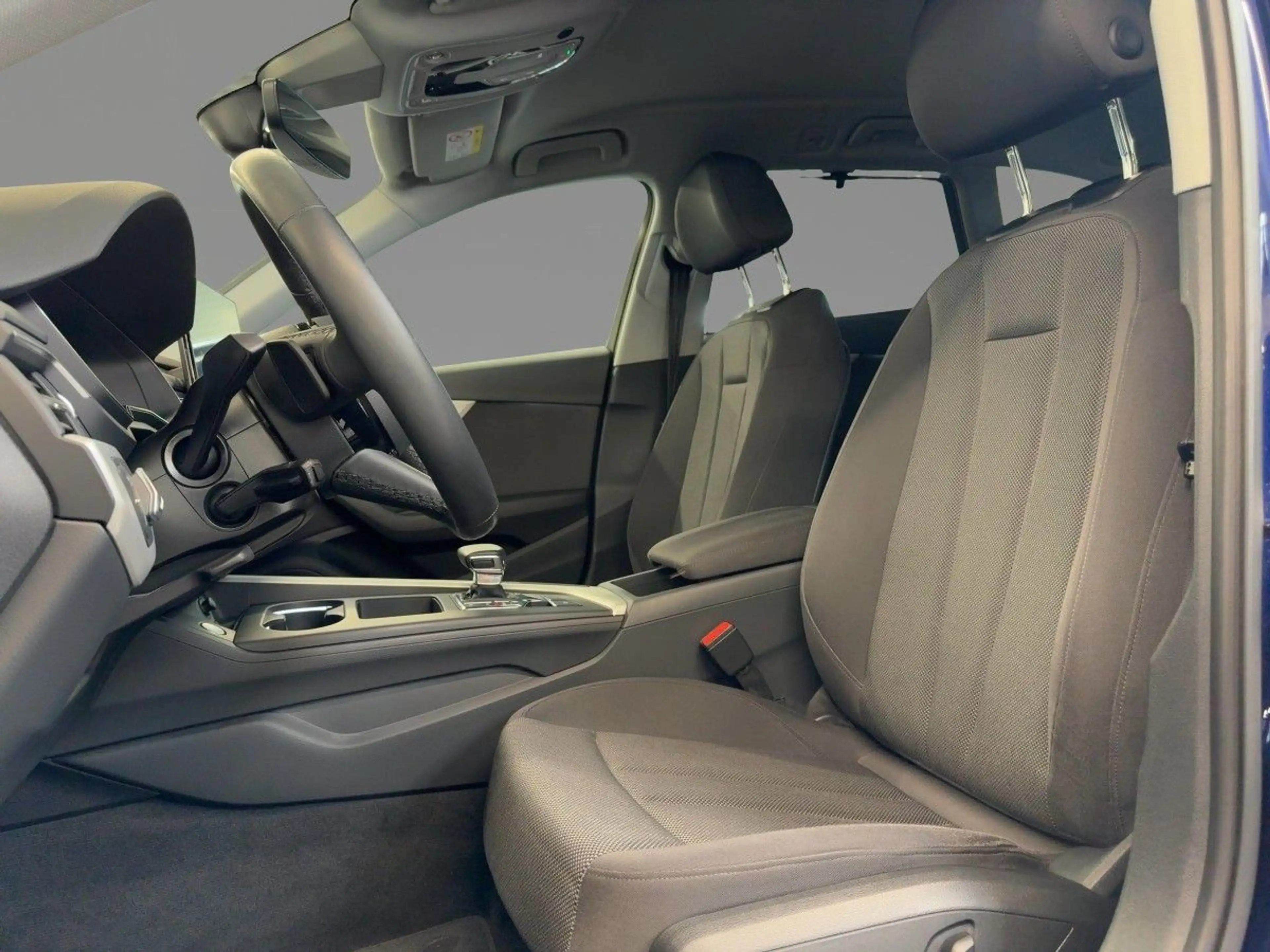 Audi A4 advance 35 TFSI virtual Navi phone box — photo 8