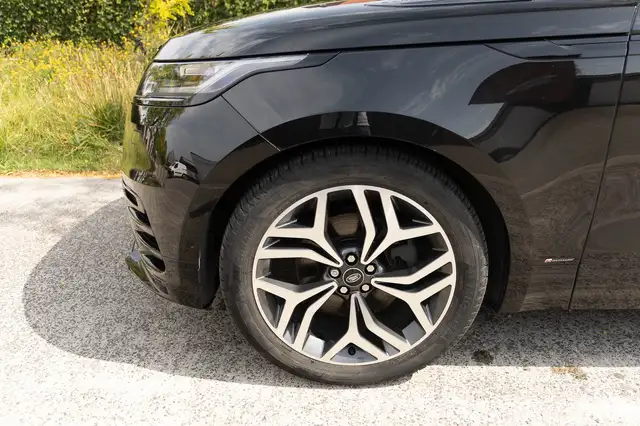 Land Rover Range Rover view 3