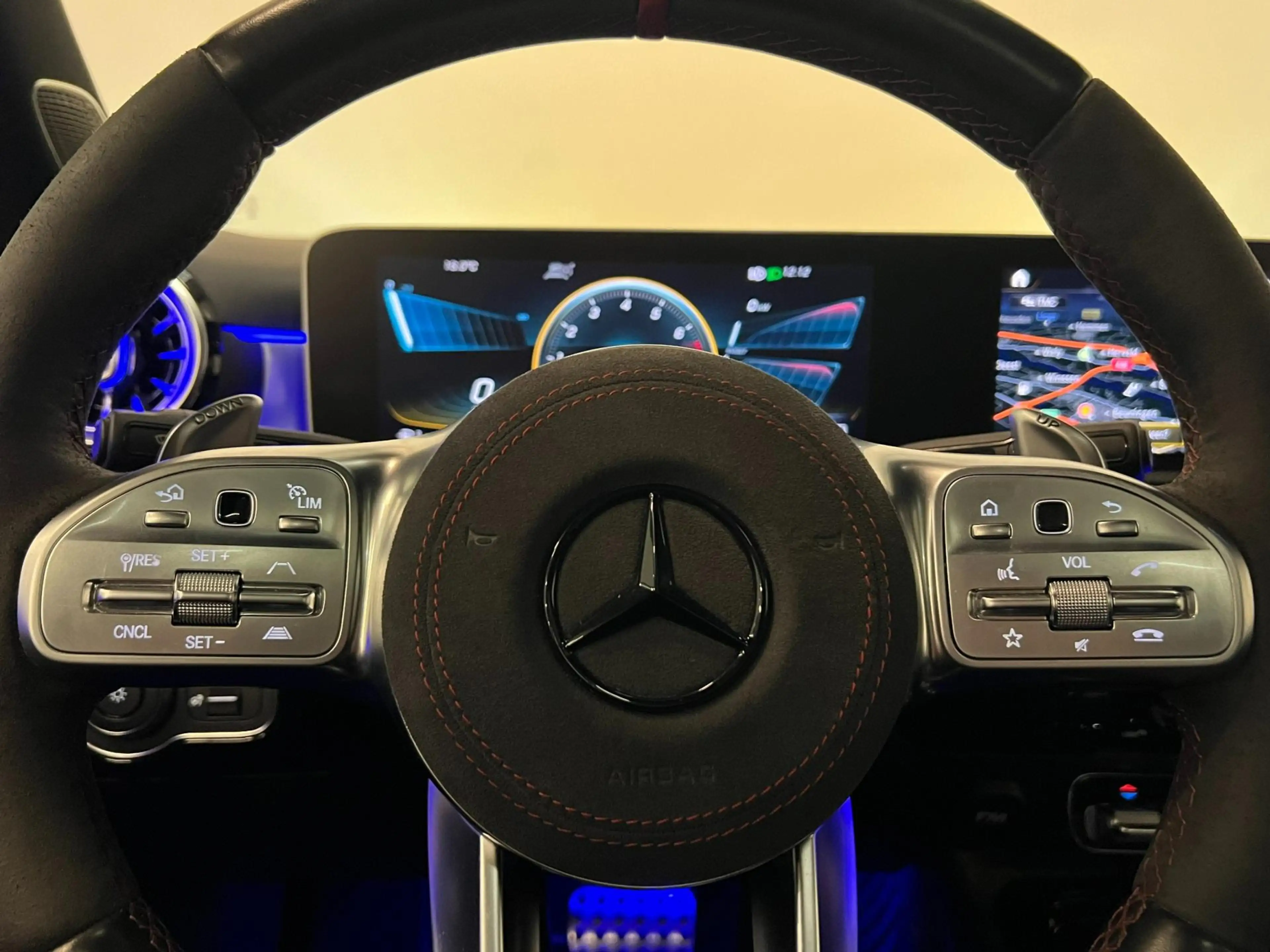 Mercedes-Benz A 35 AMG Edition 1 / Pano / Burmester / Headup / Memory — photo 11