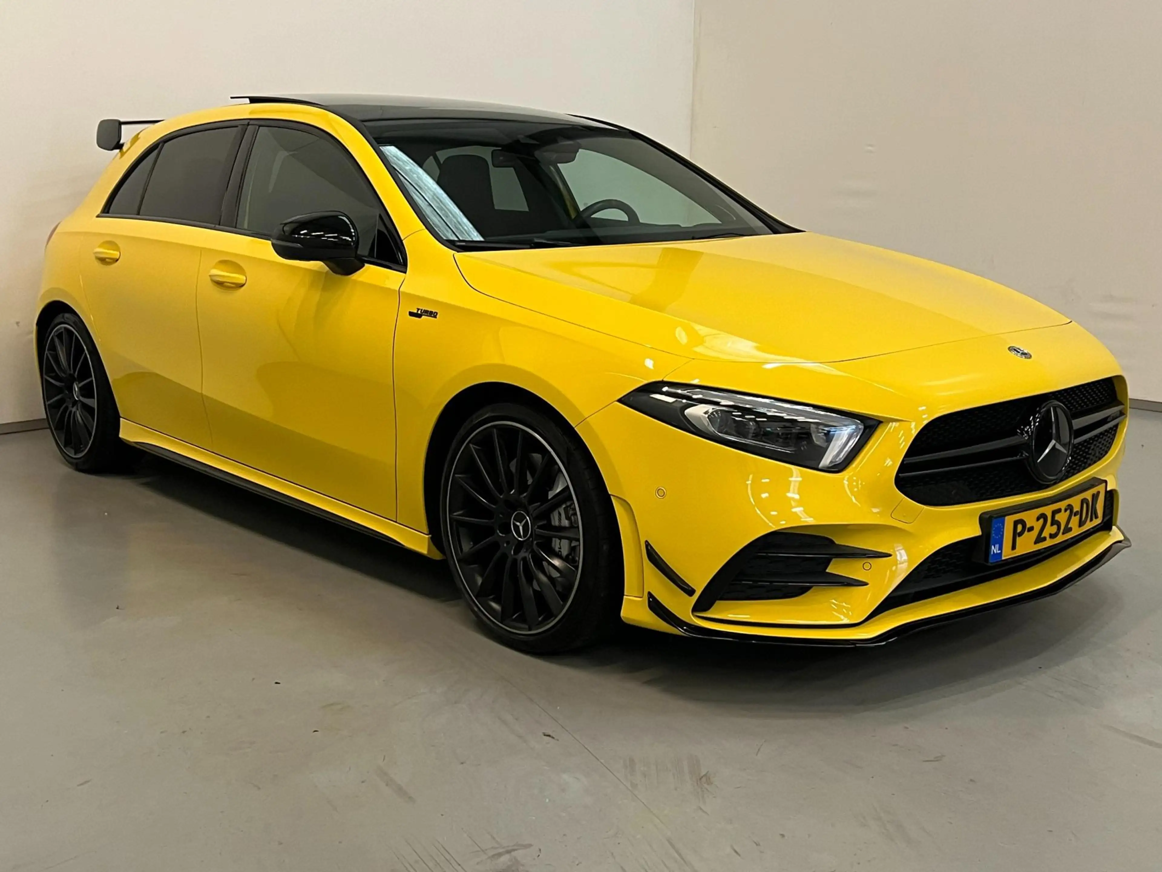 Mercedes-Benz A 35 AMG Edition 1 / Pano / Burmester / Headup / Memory — photo 2