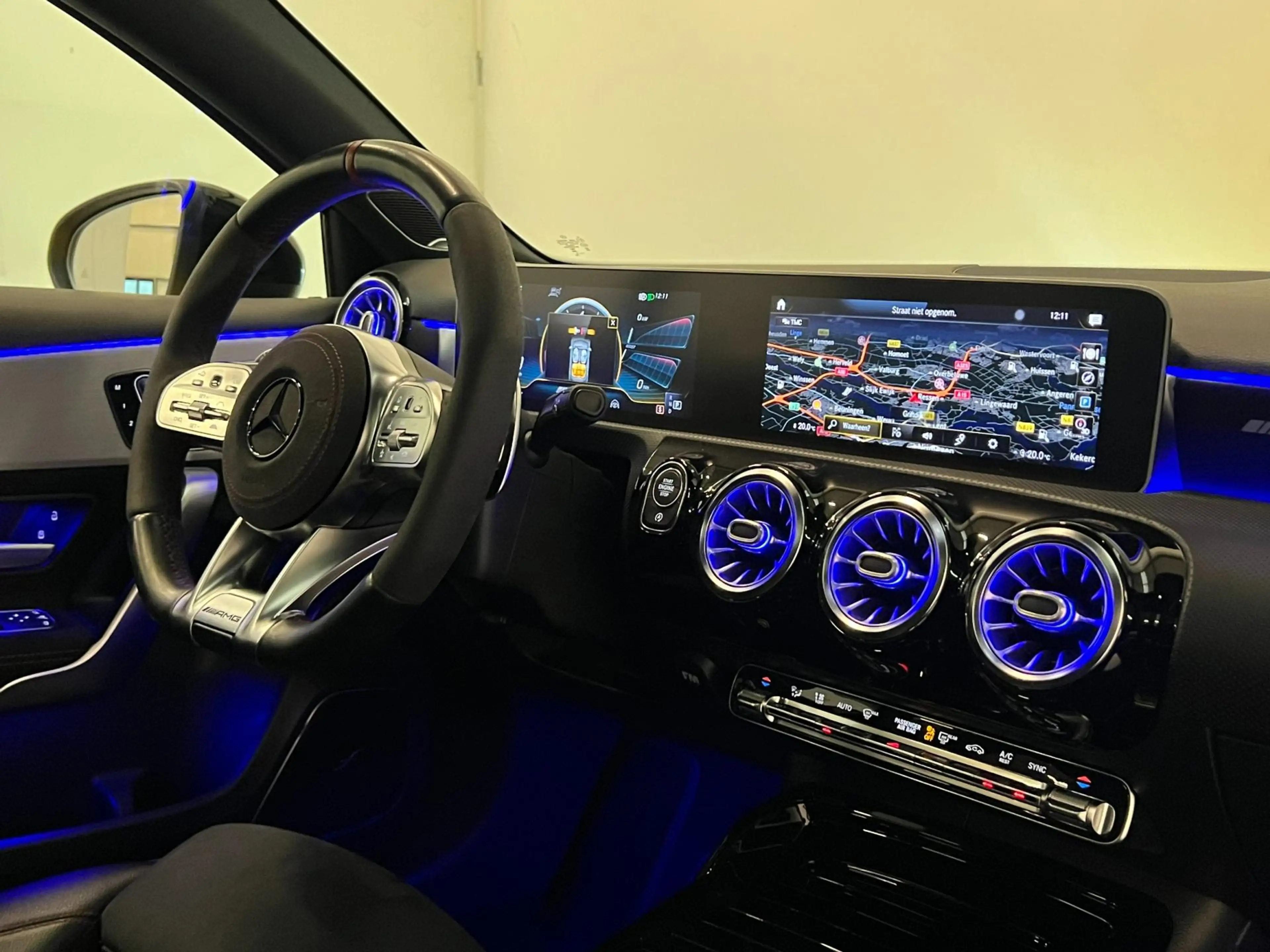 Mercedes-Benz A 35 AMG Edition 1 / Pano / Burmester / Headup / Memory — photo 9