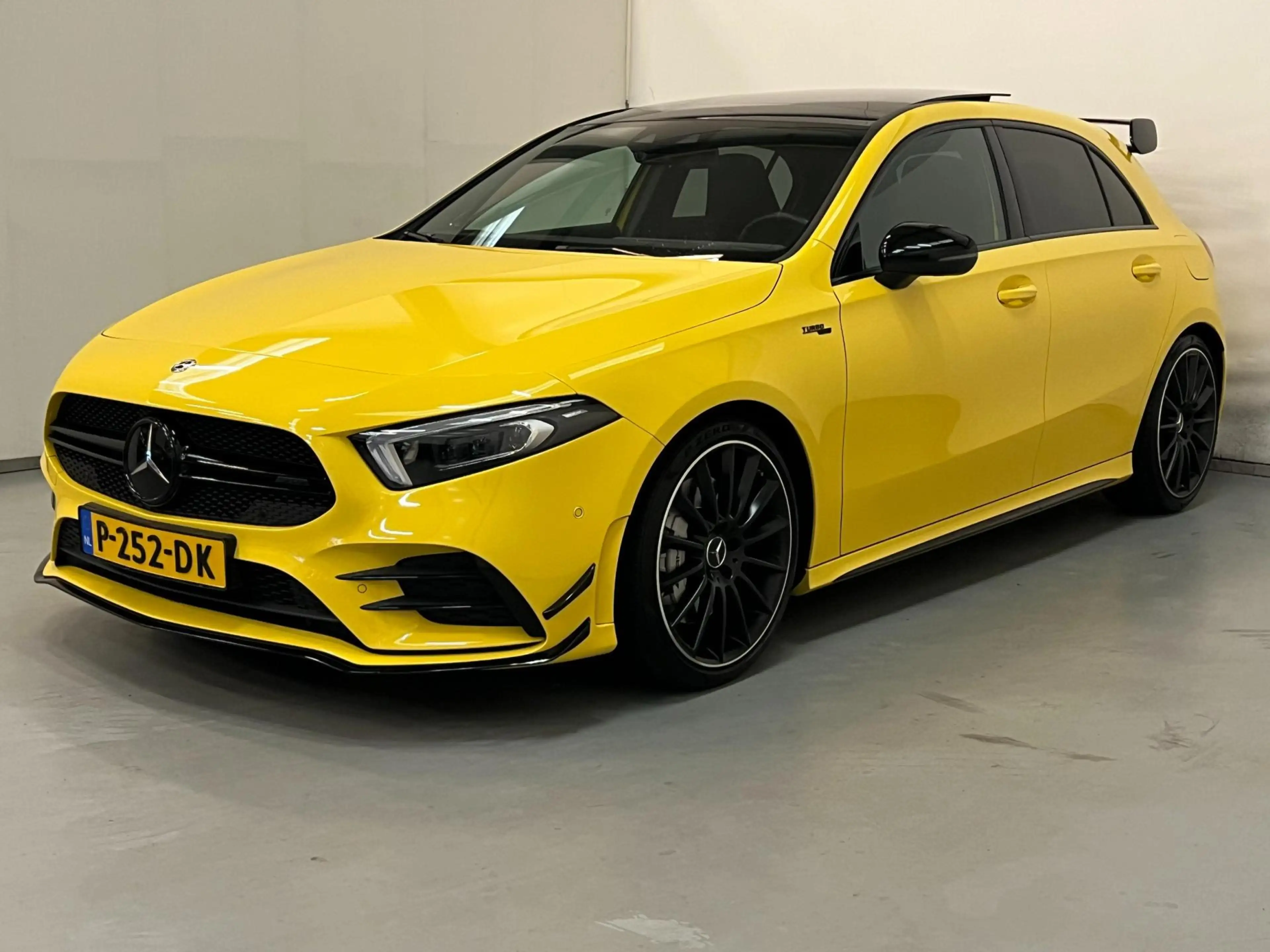 Mercedes-Benz A 35 AMG Edition 1 / Pano / Burmester / Headup / Memory — photo 3