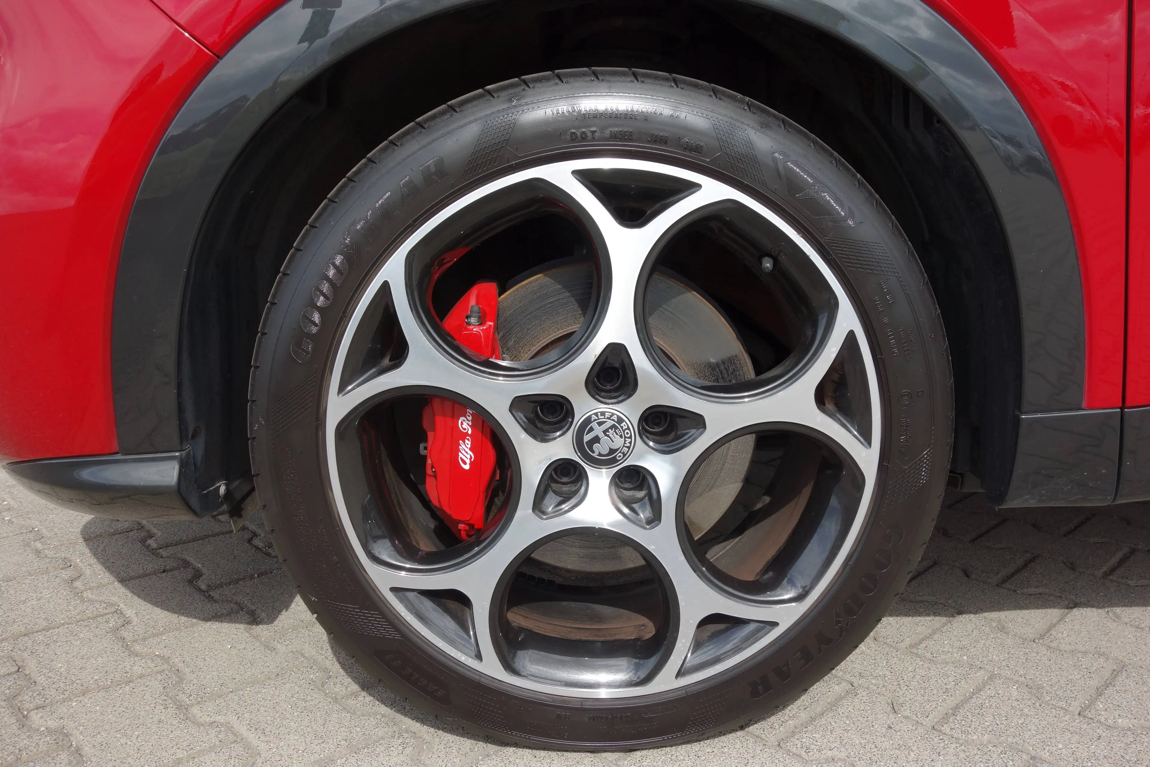 Alfa Romeo Tonale Veloce *Winterpaket/PDC/RFK/Garantie bis 03.2028* — photo 7