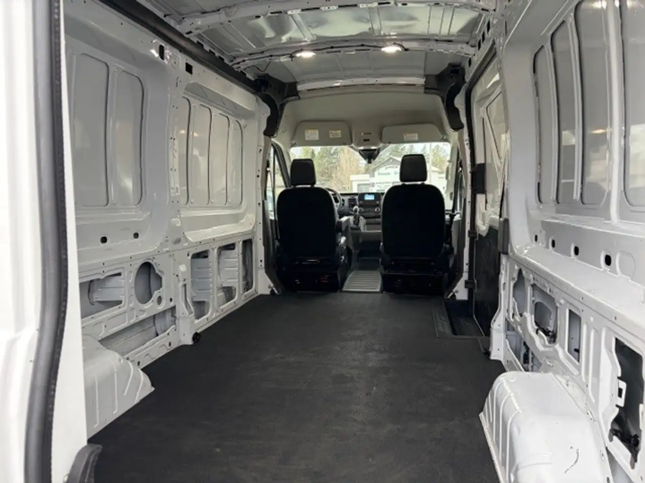 Ford Transit Cargo Van снимка Ford Transit Cargo Van