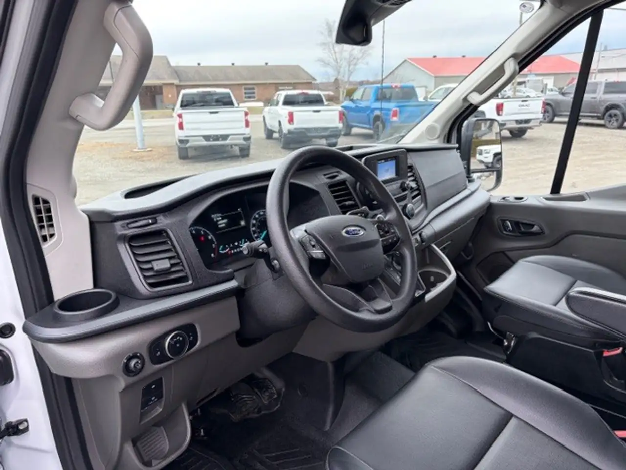 Ford Transit Cargo Van снимка Ford Transit Cargo Van