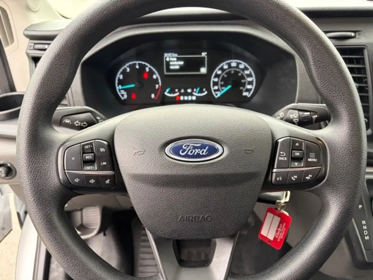 Ford Transit Cargo Van снимка Ford Transit Cargo Van