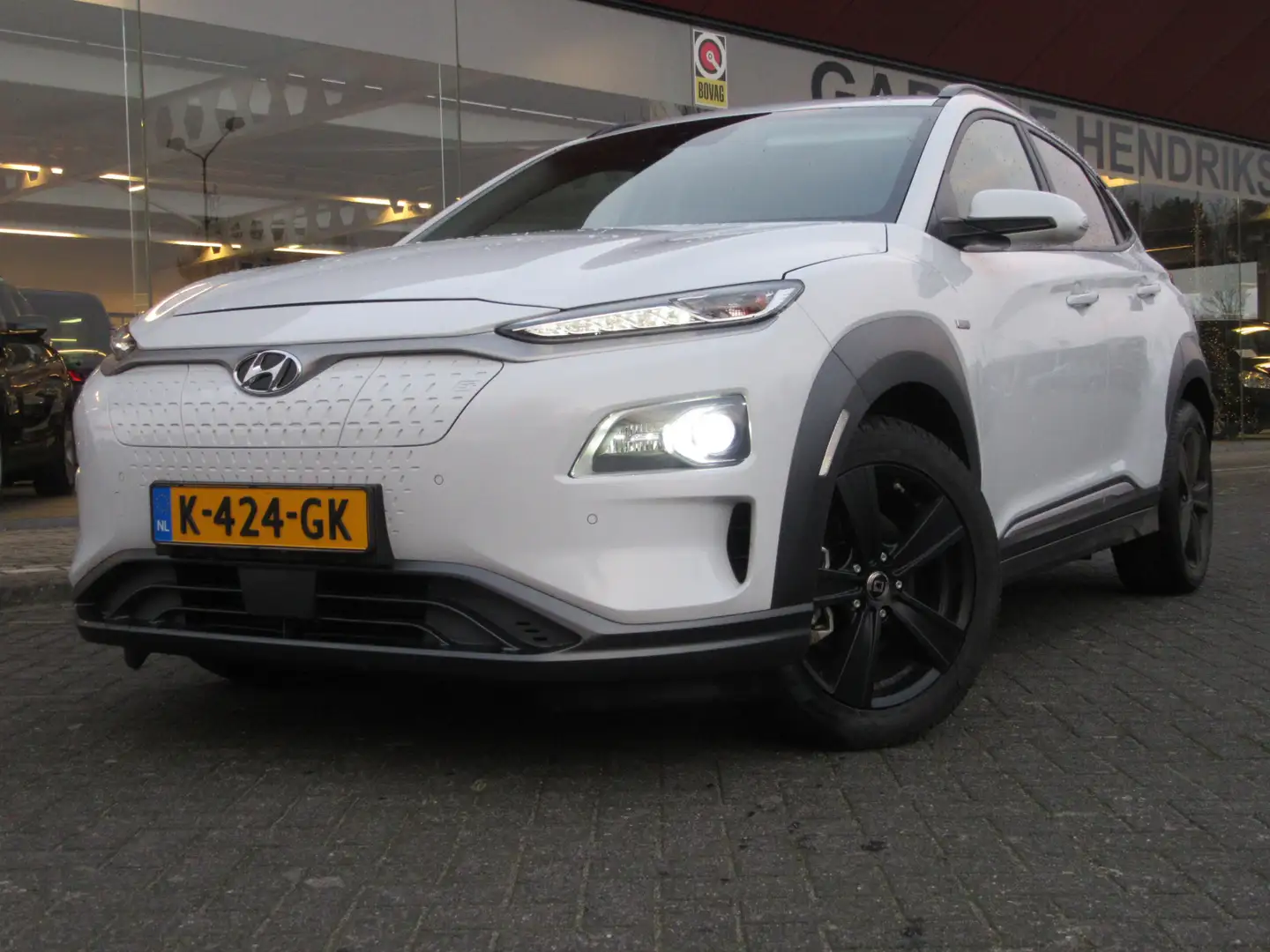 Hyundai KONA EV Premium ELECTRIC 64 kWh 8% bijtelling, Leder, C Weiß - 1