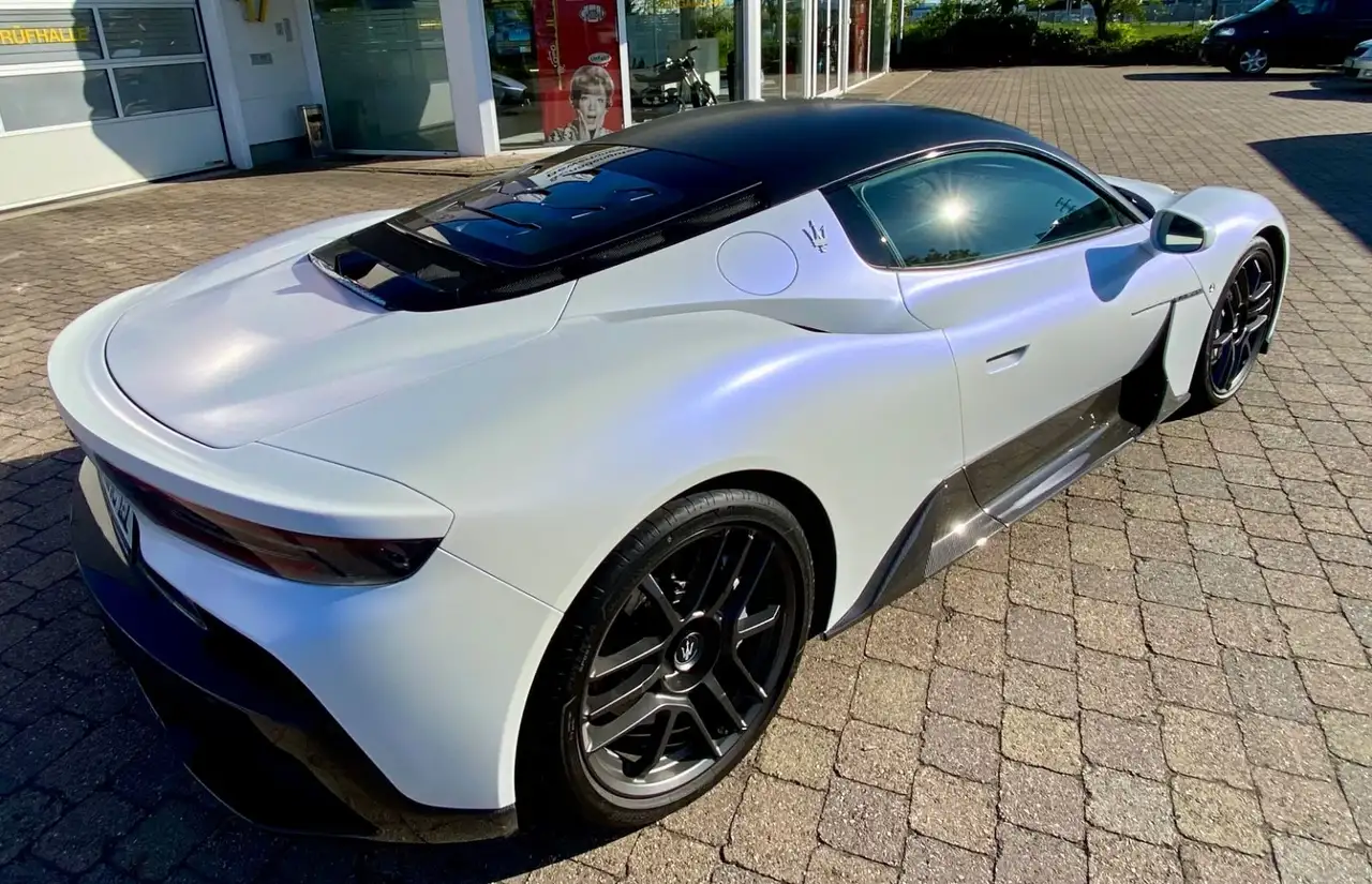 Maserati MC20 2022