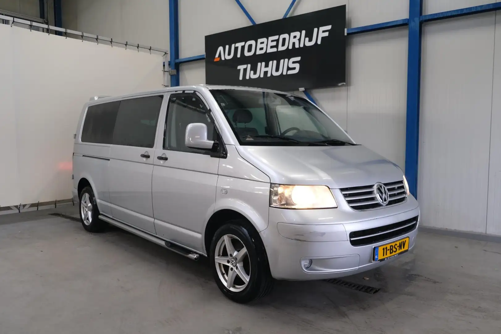 Volkswagen Transporter 2.5 TDI 340 DC - 2x Schuifdeur, Airco, Trekhaak. Plateado - 1