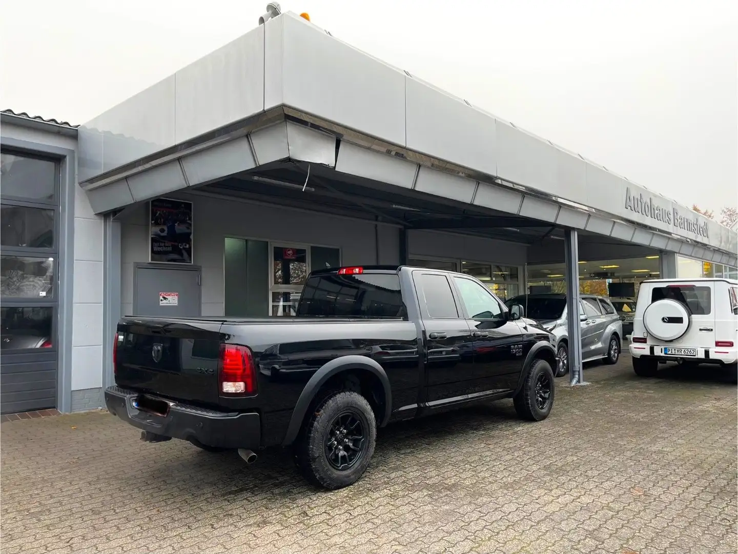 Dodge RAM 1500 Classic SLT 3.6L 24V Quad Cab- AWD-LPG Noir - 2