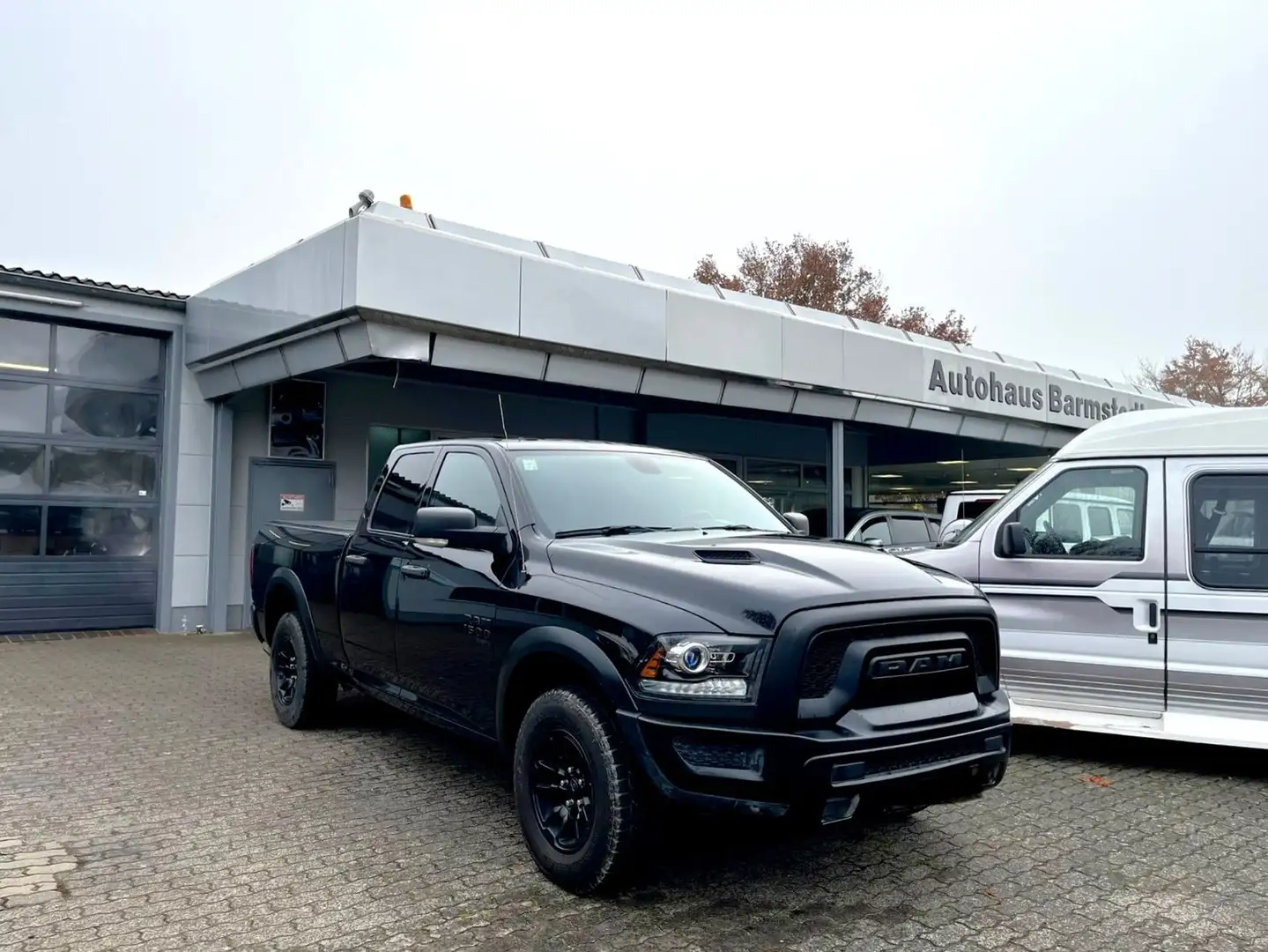 Dodge RAM 1500 Classic SLT 3.6L 24V Quad Cab- AWD-LPG Noir - 1