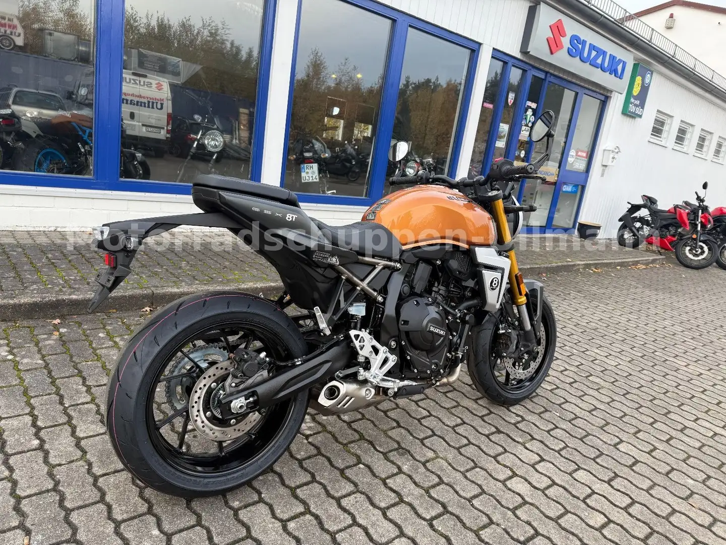 Suzuki GSX-8T GSX800T Caferacer Gold - 2