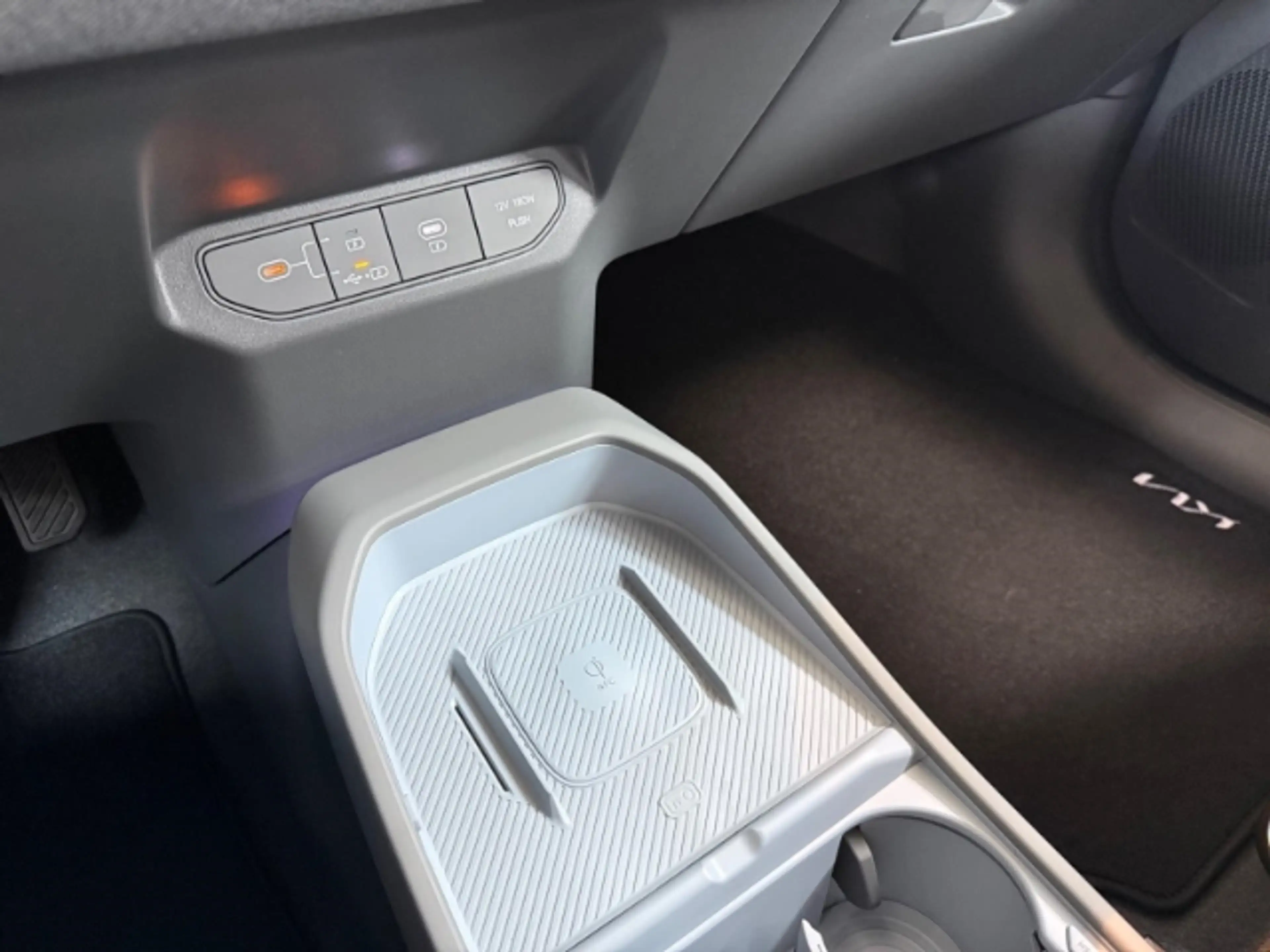 Kia EV3 Kia Earth 81,4 kWh 360°KAMERA,NAVI,CARPLAY,LED,AMB — photo 15