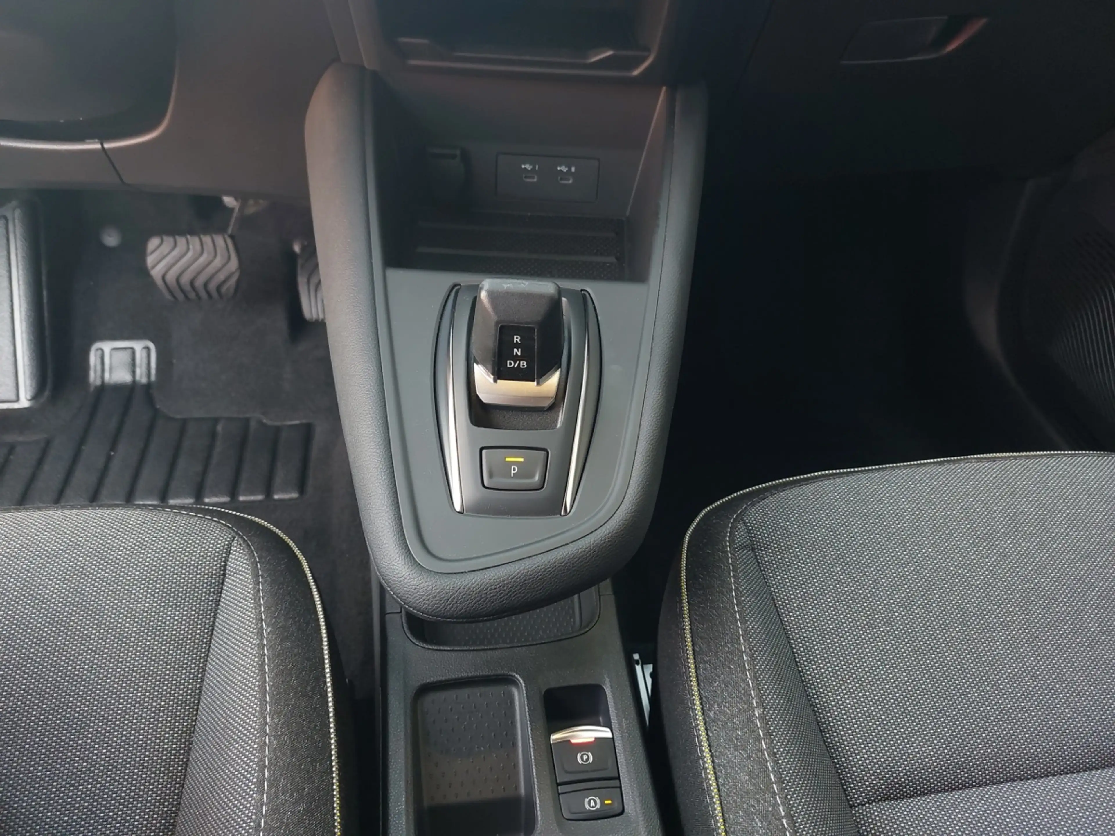 Renault Symbioz Techno Full Hybrid E-Tech 160 (MY25) — photo 9