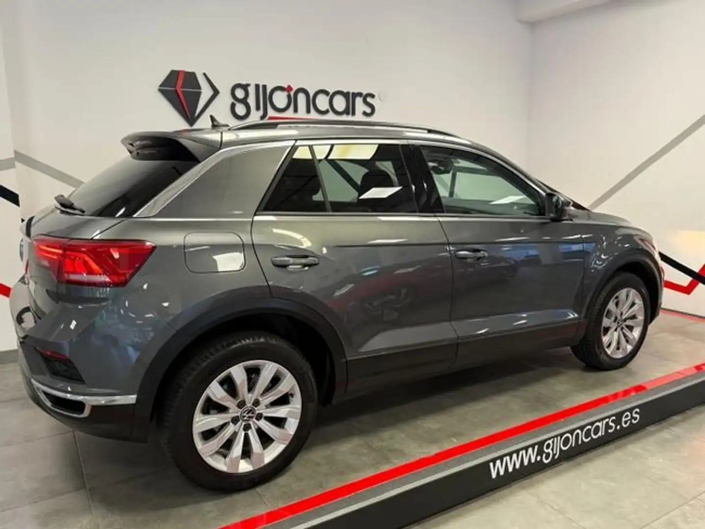 Volkswagen T-Roc 2.0TDI Advance DSG7 Gris - 2