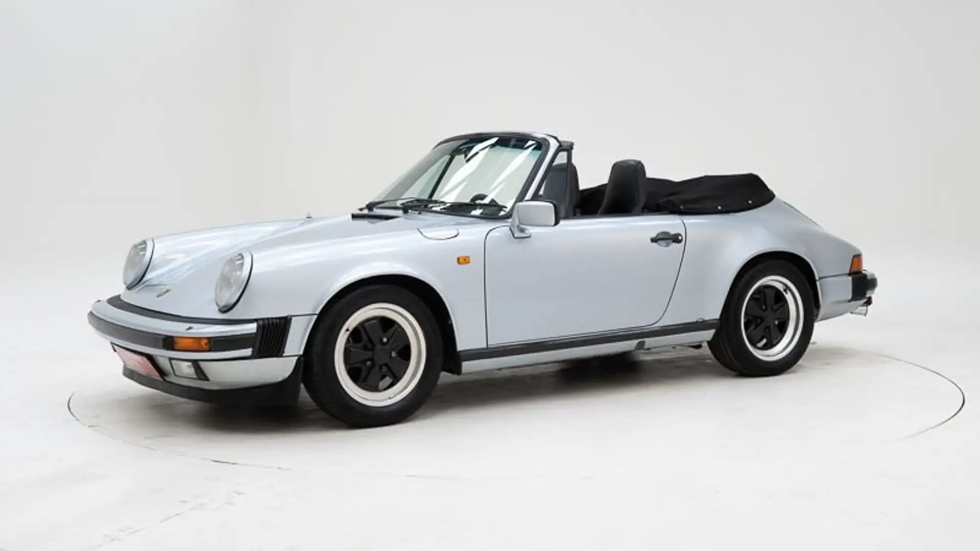 Porsche 911 3.0 SC '85 CH71431 Argent - 1