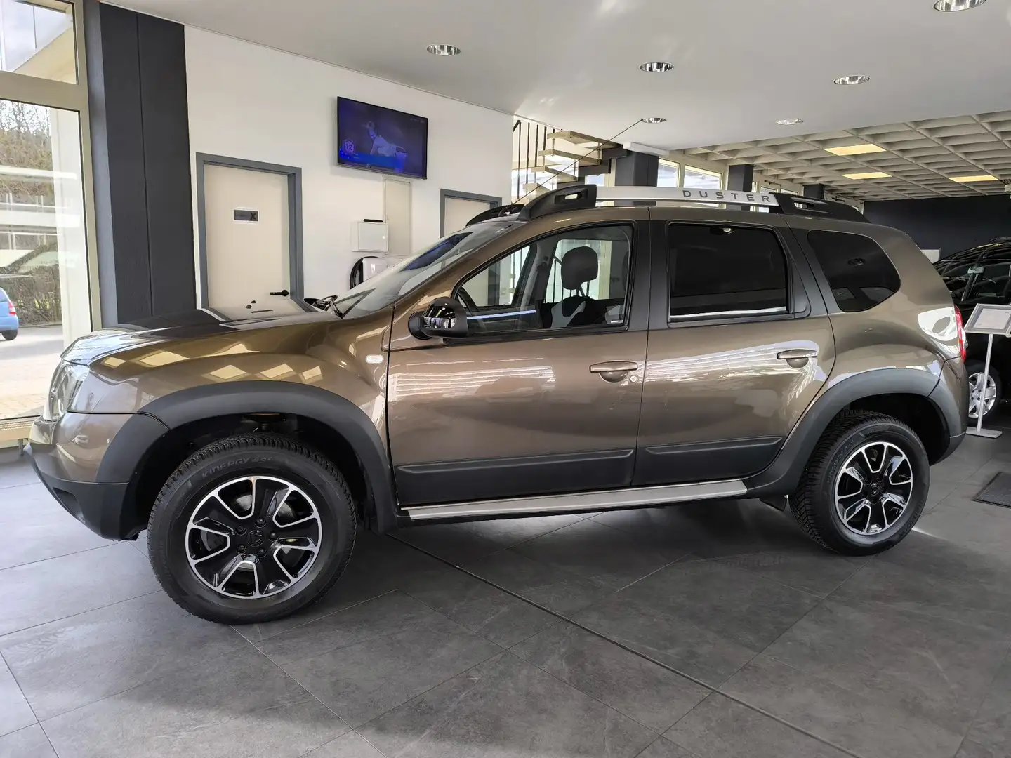 Dacia Duster Black Edit.-Automatik-Navig.-Aluf.-PDC.-Sitzh.-AHK Braun - 2