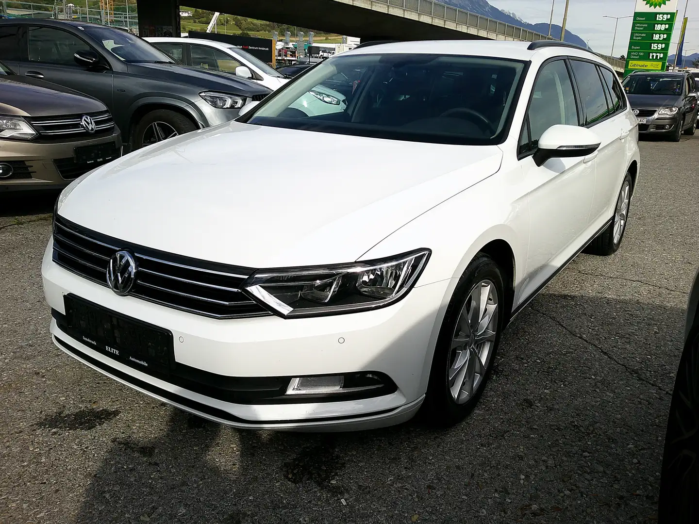 Volkswagen Passat Variant Trendline BMT/Start-Stopp Weiß - 2