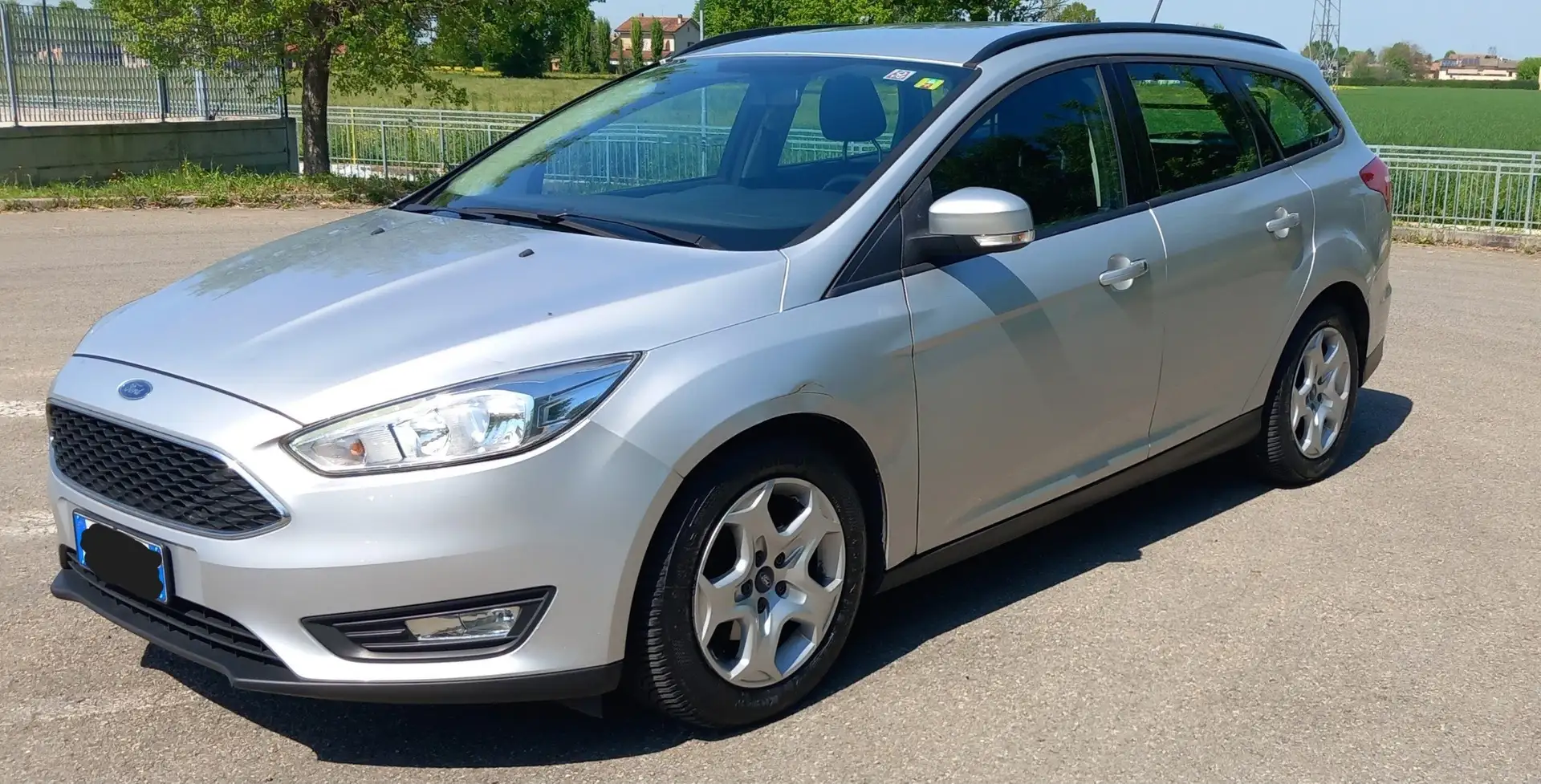 Ford Focus Focus IV 2015 SW SW 1.5 tdci Business AUTOCARRO N1 Grigio - 2