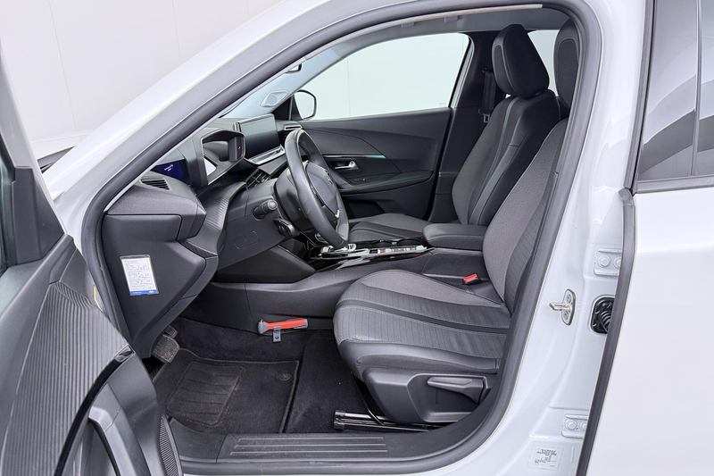 Peugeot e-2008 EV Allure Pack 50 kWh | SOH 91% | Steunhaak | Stoe — photo 15