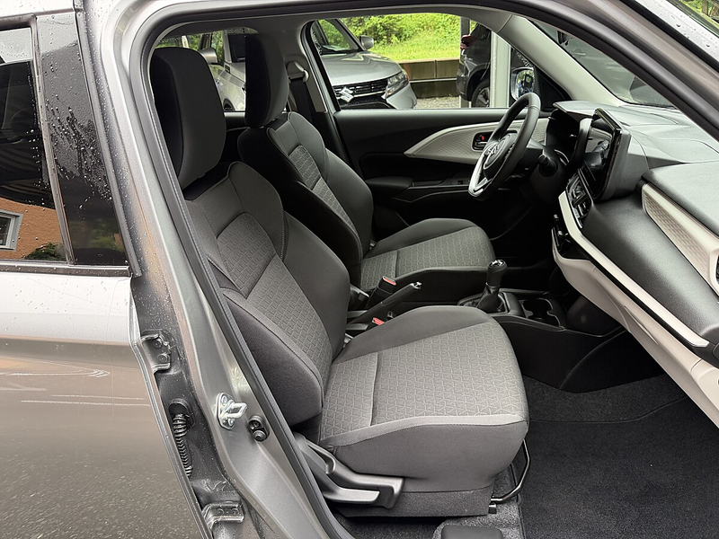 Suzuki Swift 1,2 Hybrid Shine — photo 18