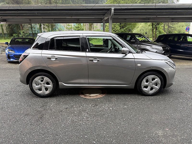 Suzuki Swift 1,2 Hybrid Shine — photo 4