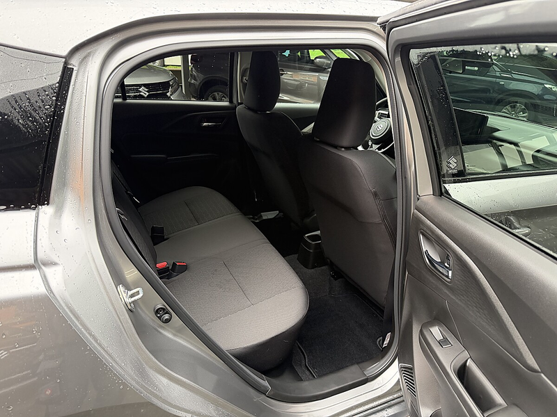 Suzuki Swift 1,2 Hybrid Shine — photo 16