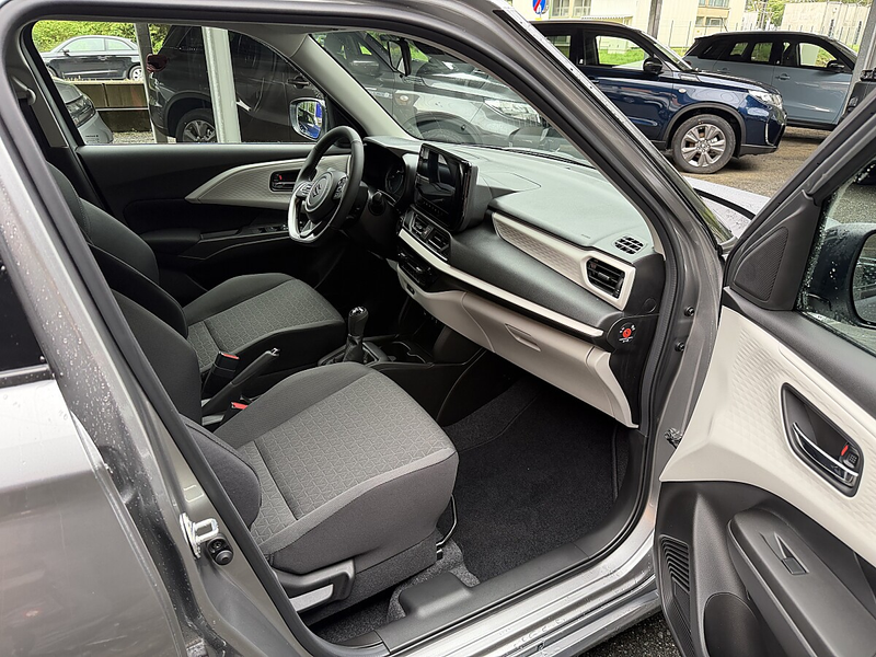 Suzuki Swift 1,2 Hybrid Shine — photo 17
