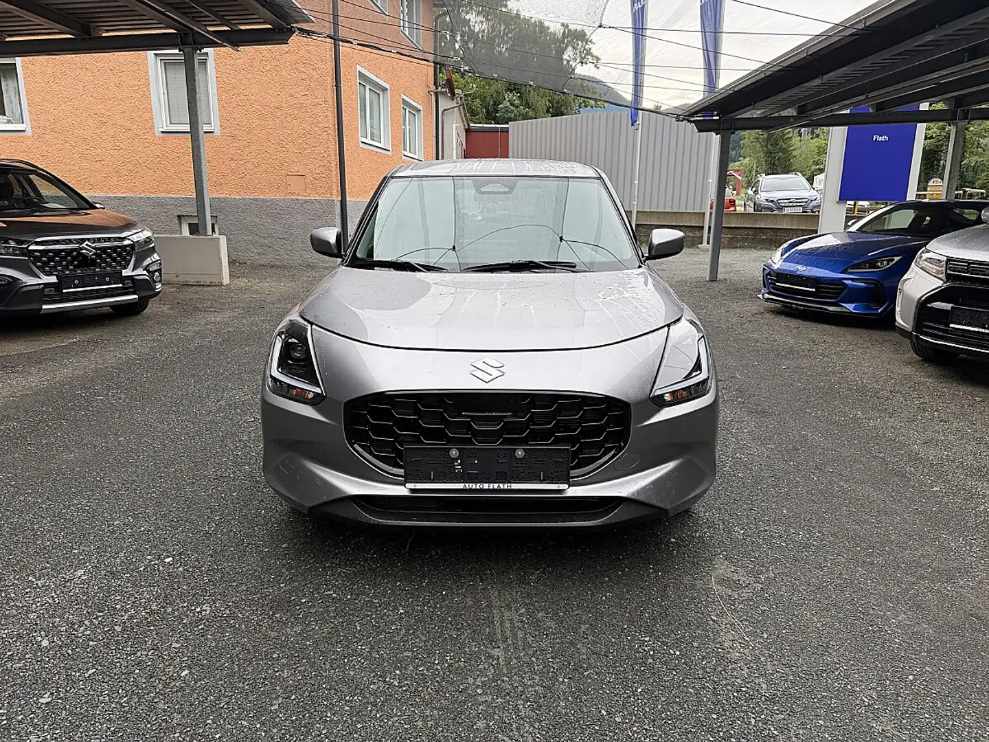 Suzuki Swift 1,2 Hybrid Shine Grau - 2