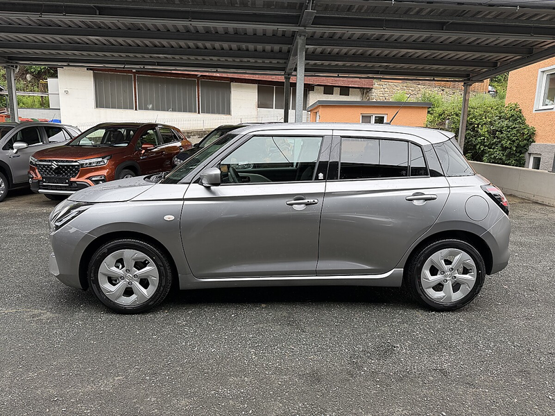 Suzuki Swift 1,2 Hybrid Shine — photo 8