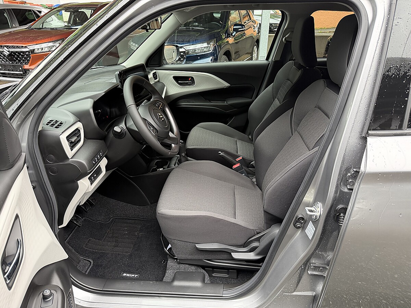 Suzuki Swift 1,2 Hybrid Shine — photo 13