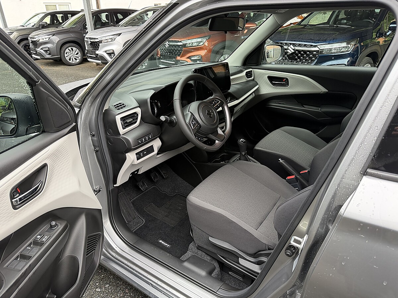 Suzuki Swift 1,2 Hybrid Shine — photo 12