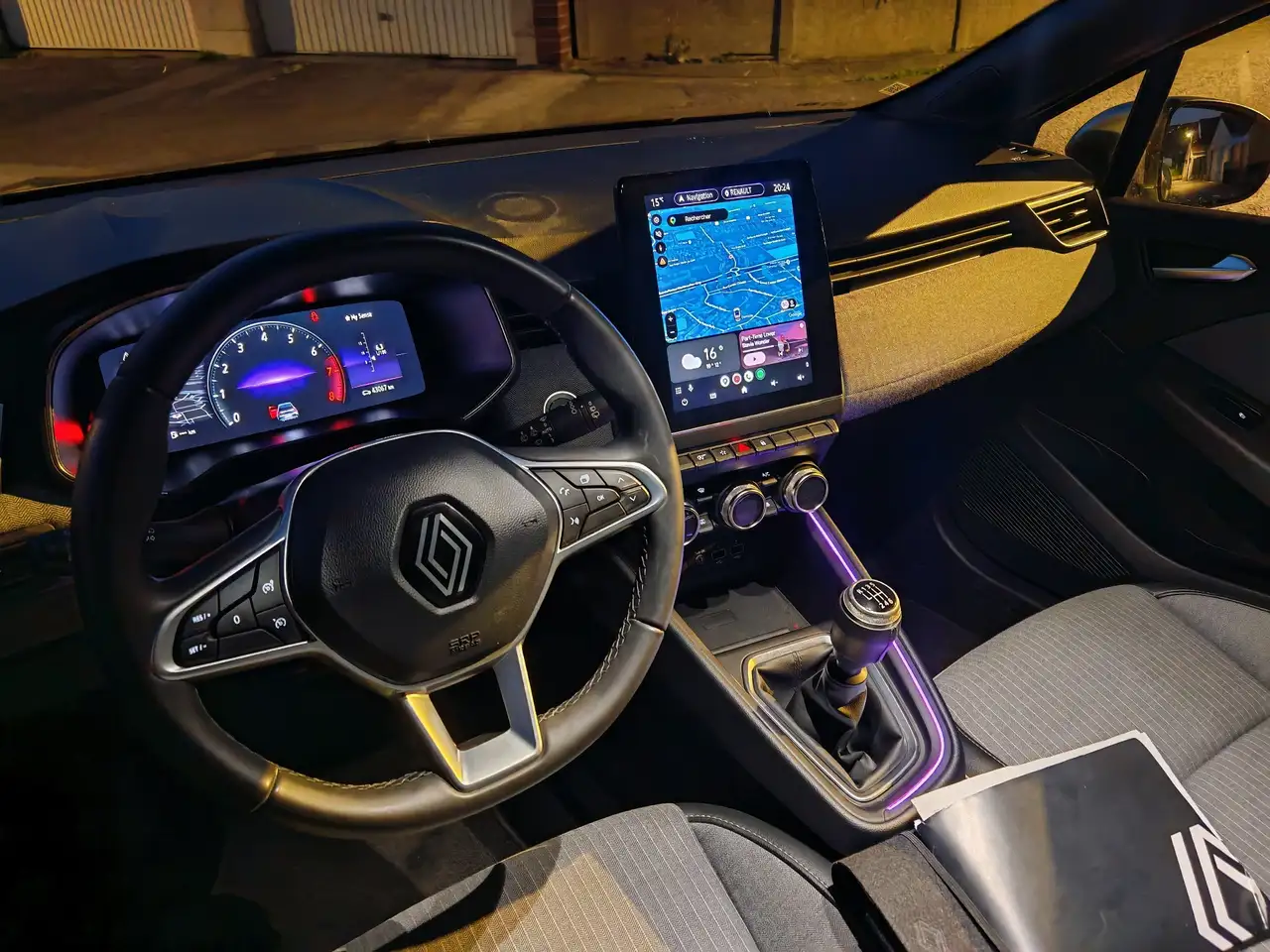 Renault Clio Citadine 5 portes — photo 6