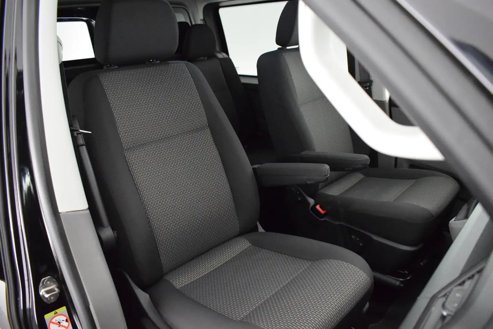 Volkswagen Transporter 2.0 TDI 199pk DSG Bulli L2H1 Trekhaak Camera Virtu Noir - 2