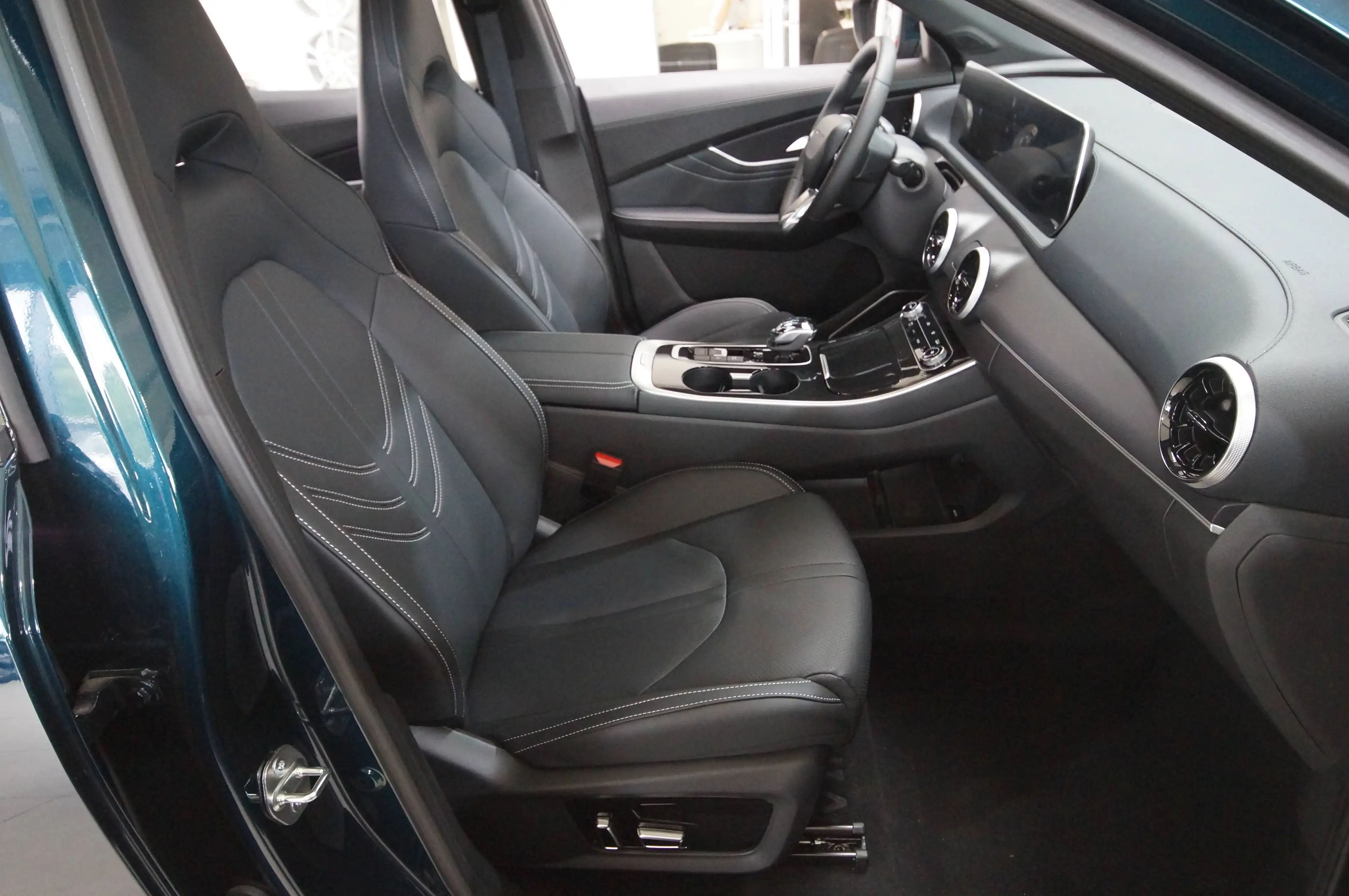DFM Forthing 5 Forthing 5 EV — photo 9