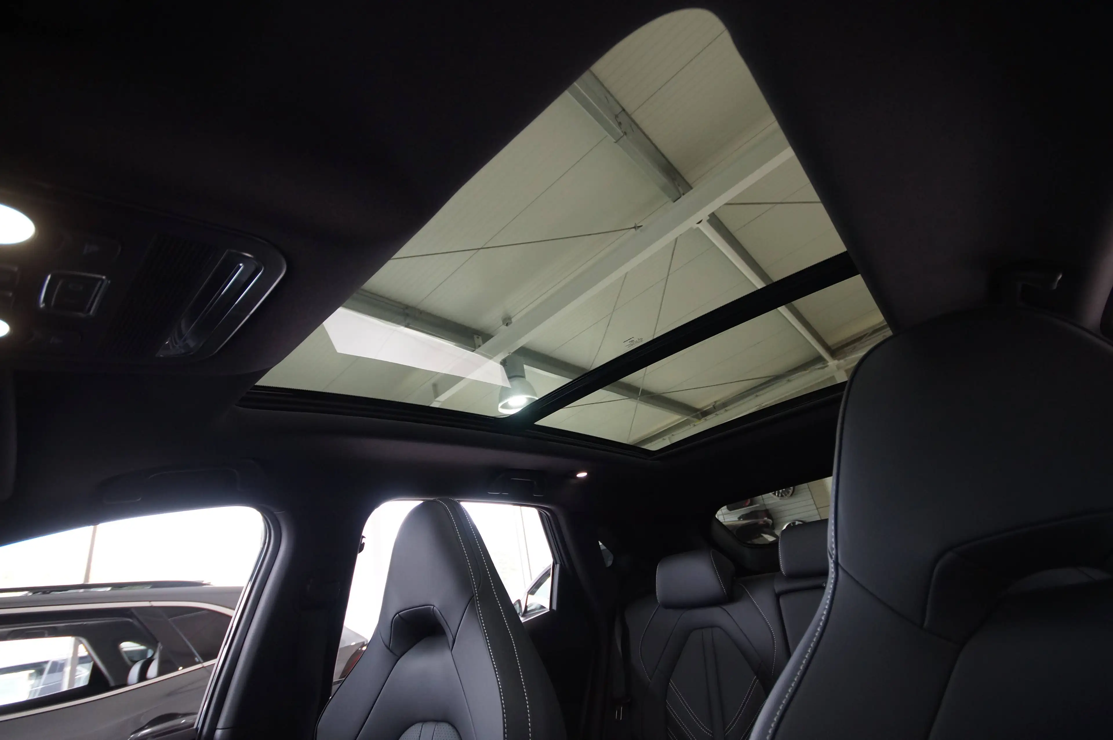 DFM Forthing 5 Forthing 5 EV — photo 15