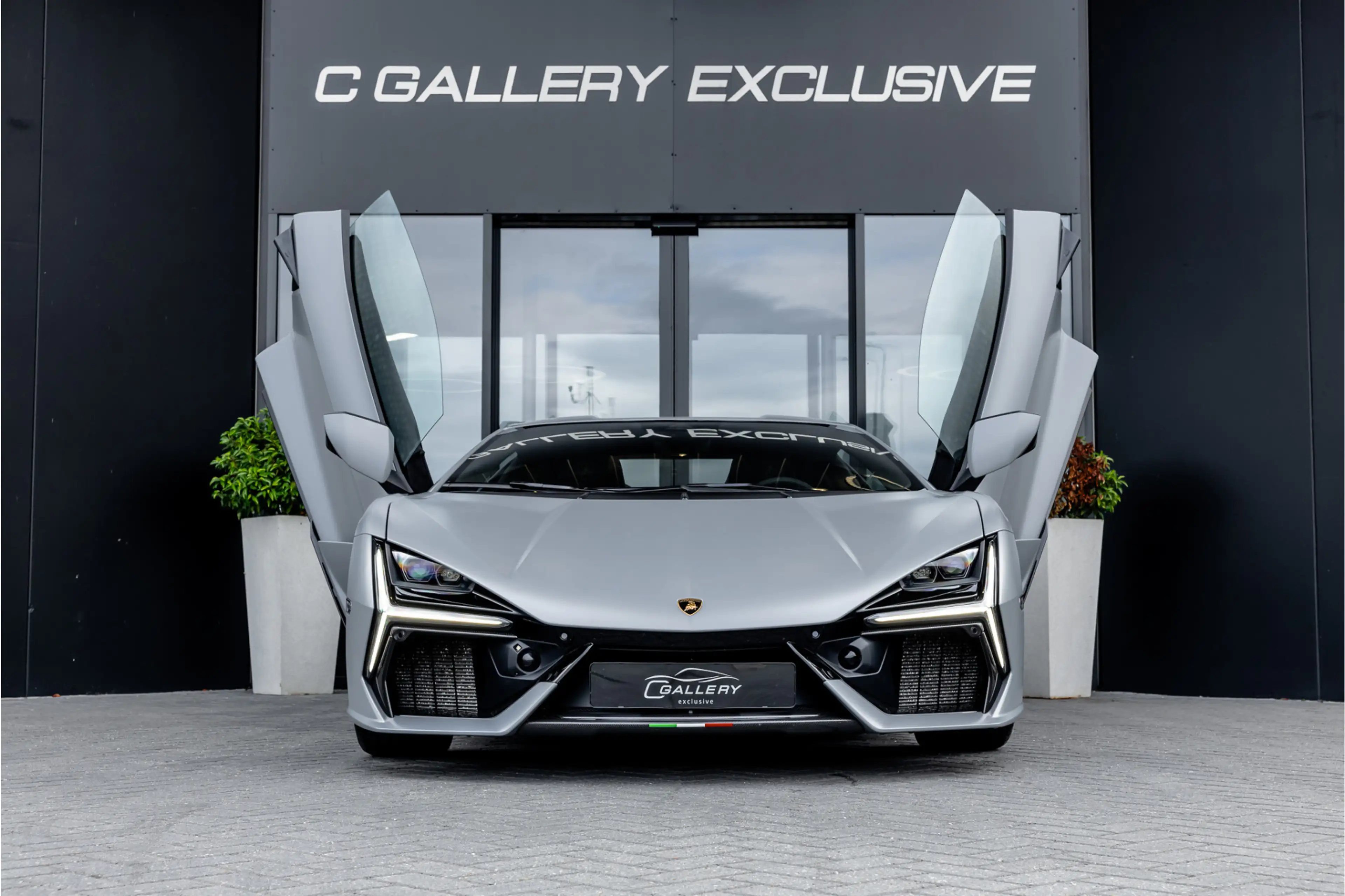 Lamborghini Revuelto 6.5 V12 - Alcantara | Carbon | Passenger Display | — photo 3