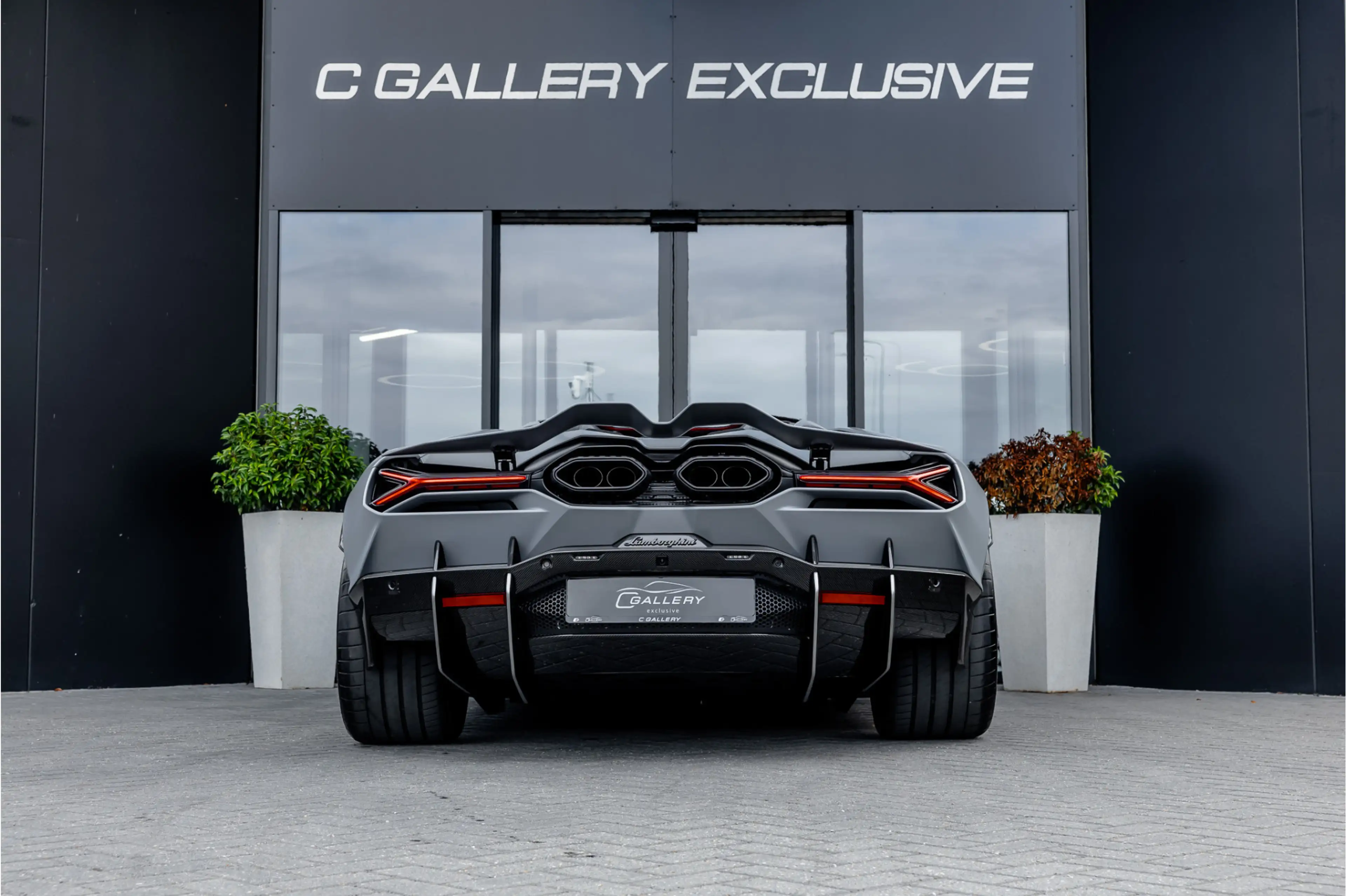 Lamborghini Revuelto 6.5 V12 - Alcantara | Carbon | Passenger Display | — photo 8