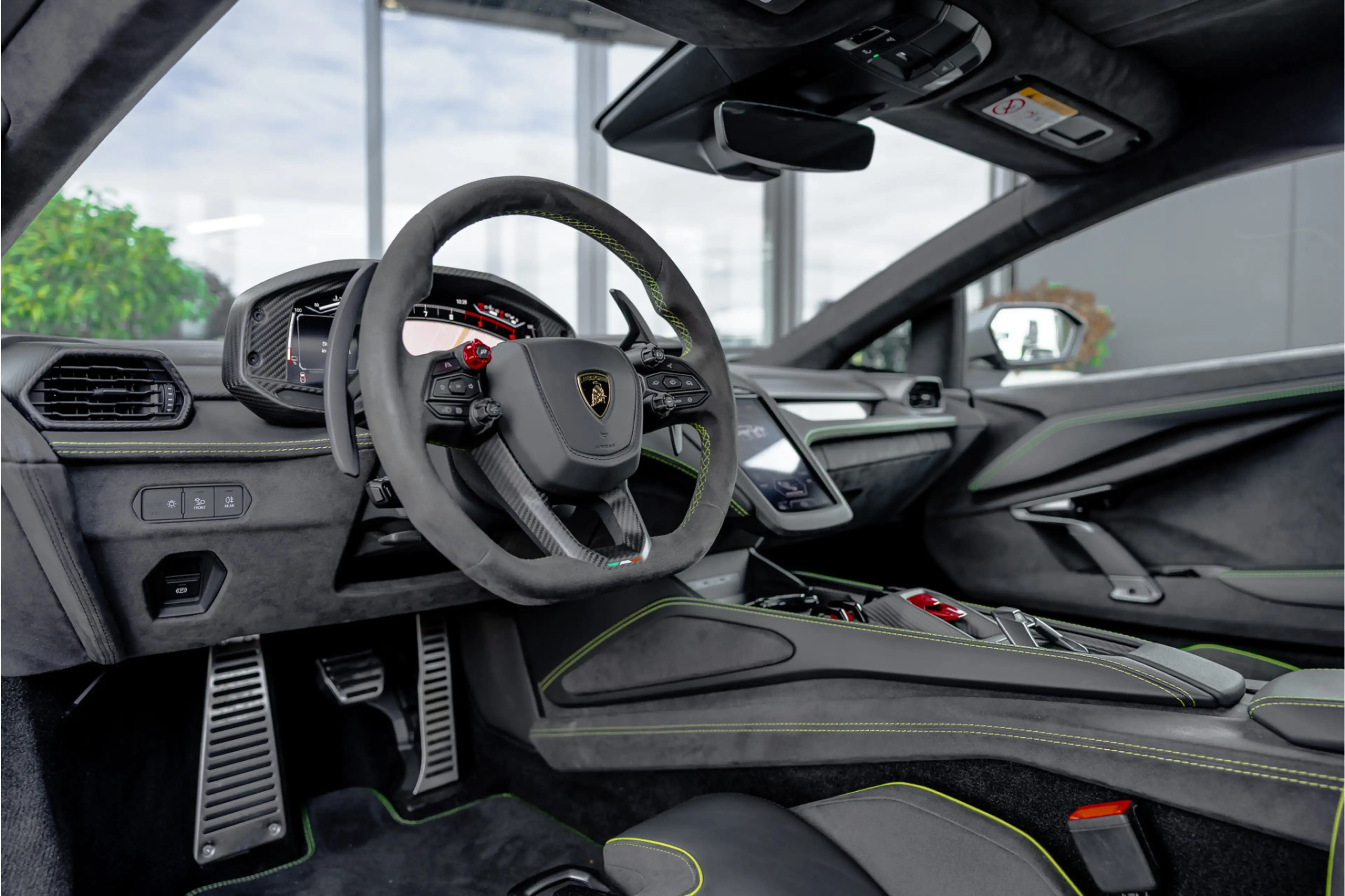 Lamborghini Revuelto 6.5 V12 - Alcantara | Carbon | Passenger Display | — photo 10