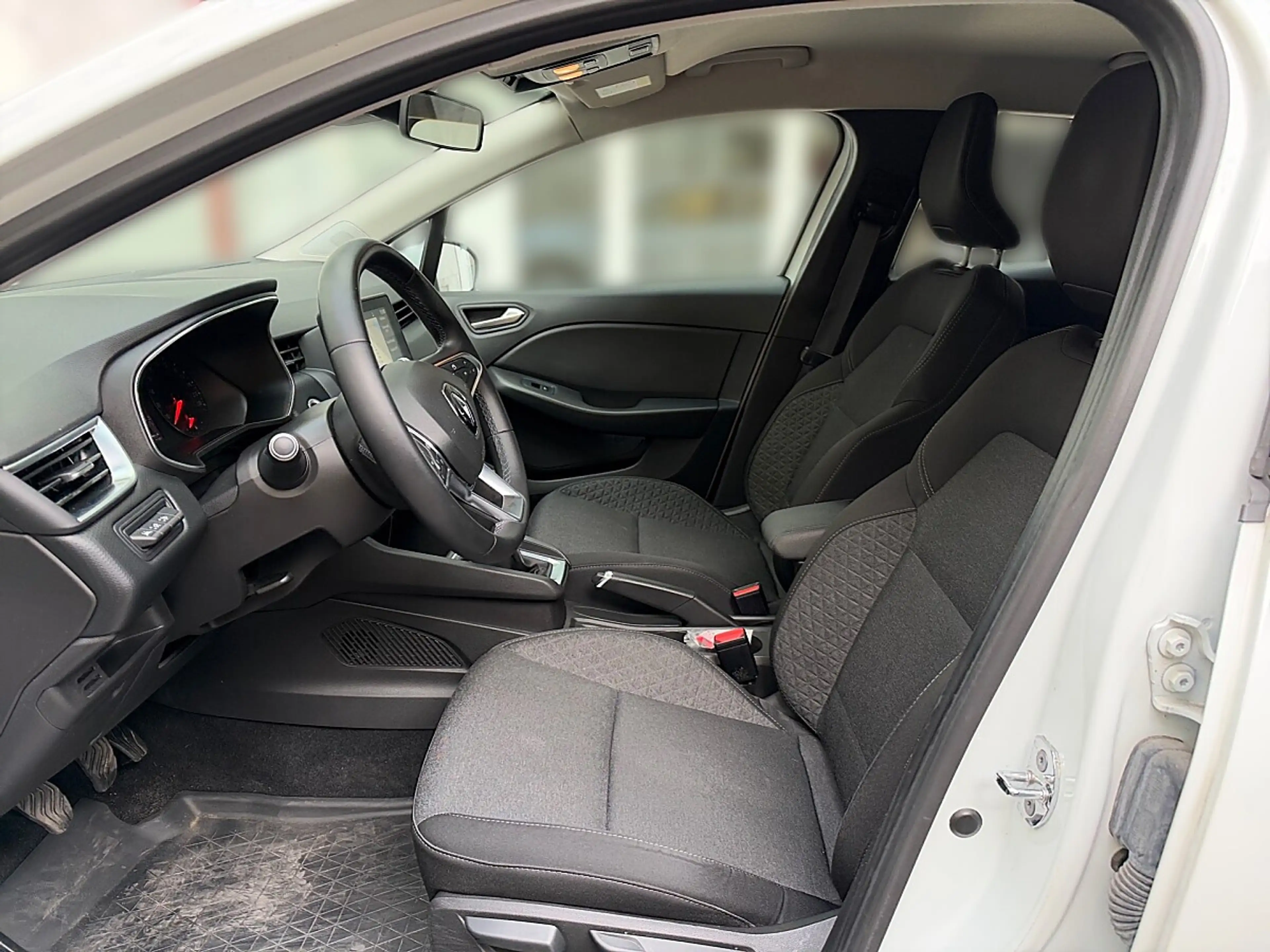 Renault Clio V 1.0 TCe 100 Zen — photo 12