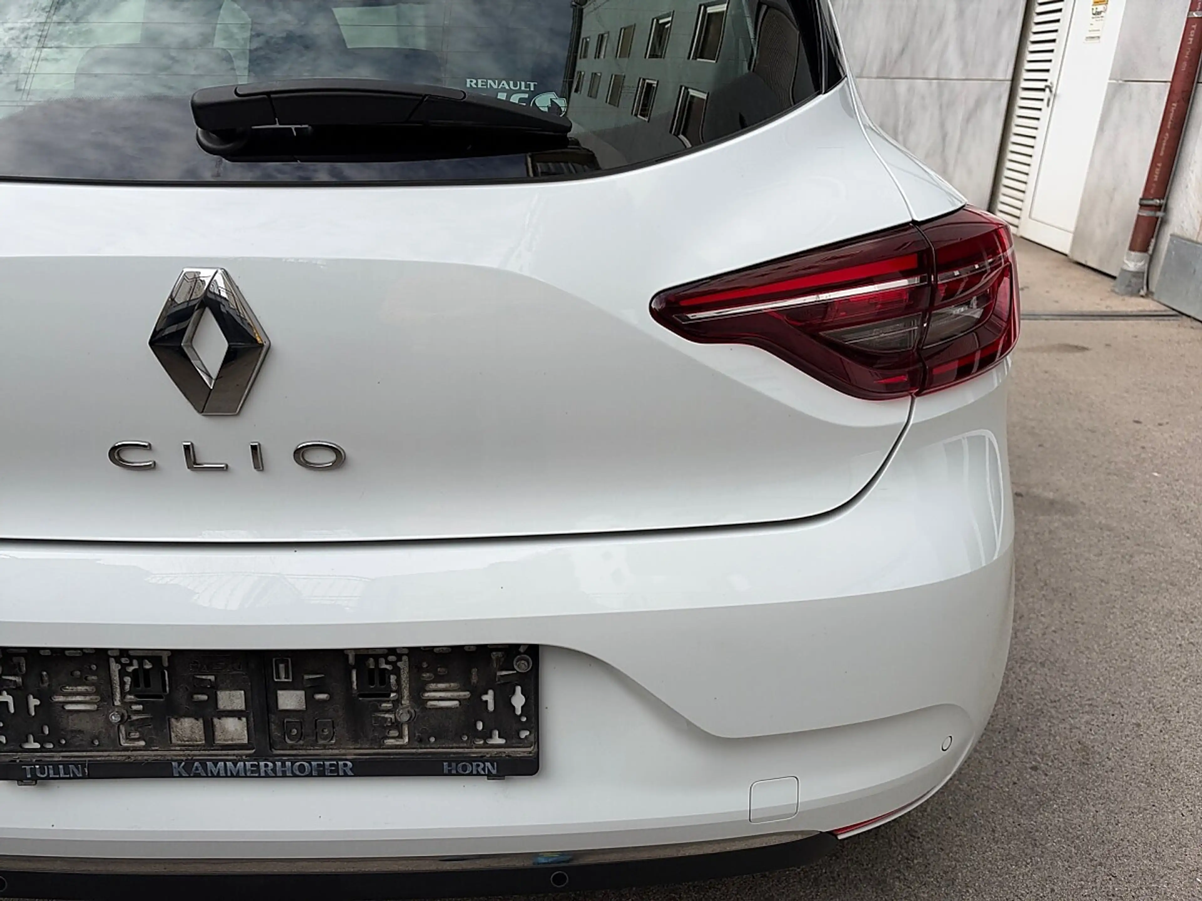 Renault Clio V 1.0 TCe 100 Zen — photo 11