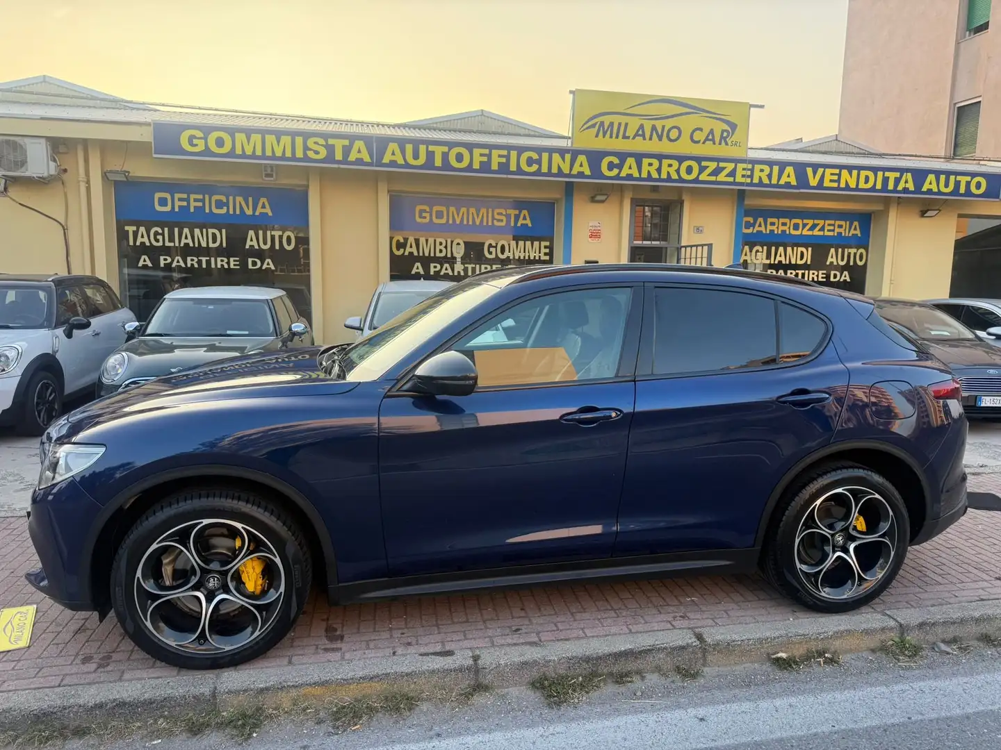 Alfa Romeo Stelvio 2.2 t Business Q4 210cv auto my19 Bleu - 2