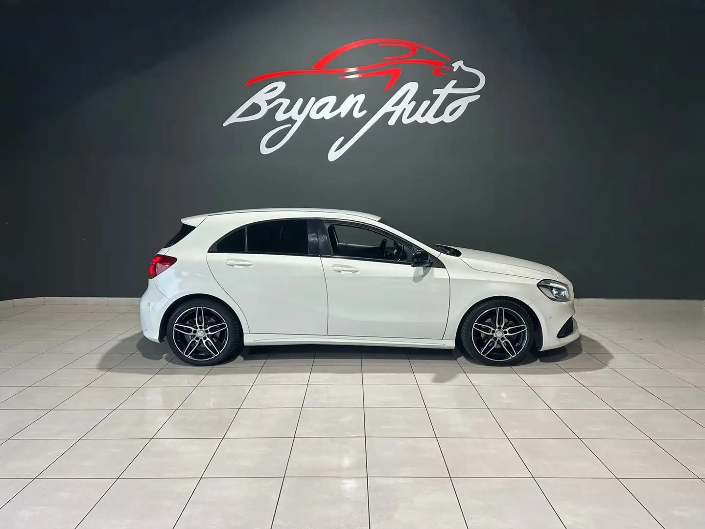 Mercedes-Benz A 200 d Sport 4matic auto Bianco - 1