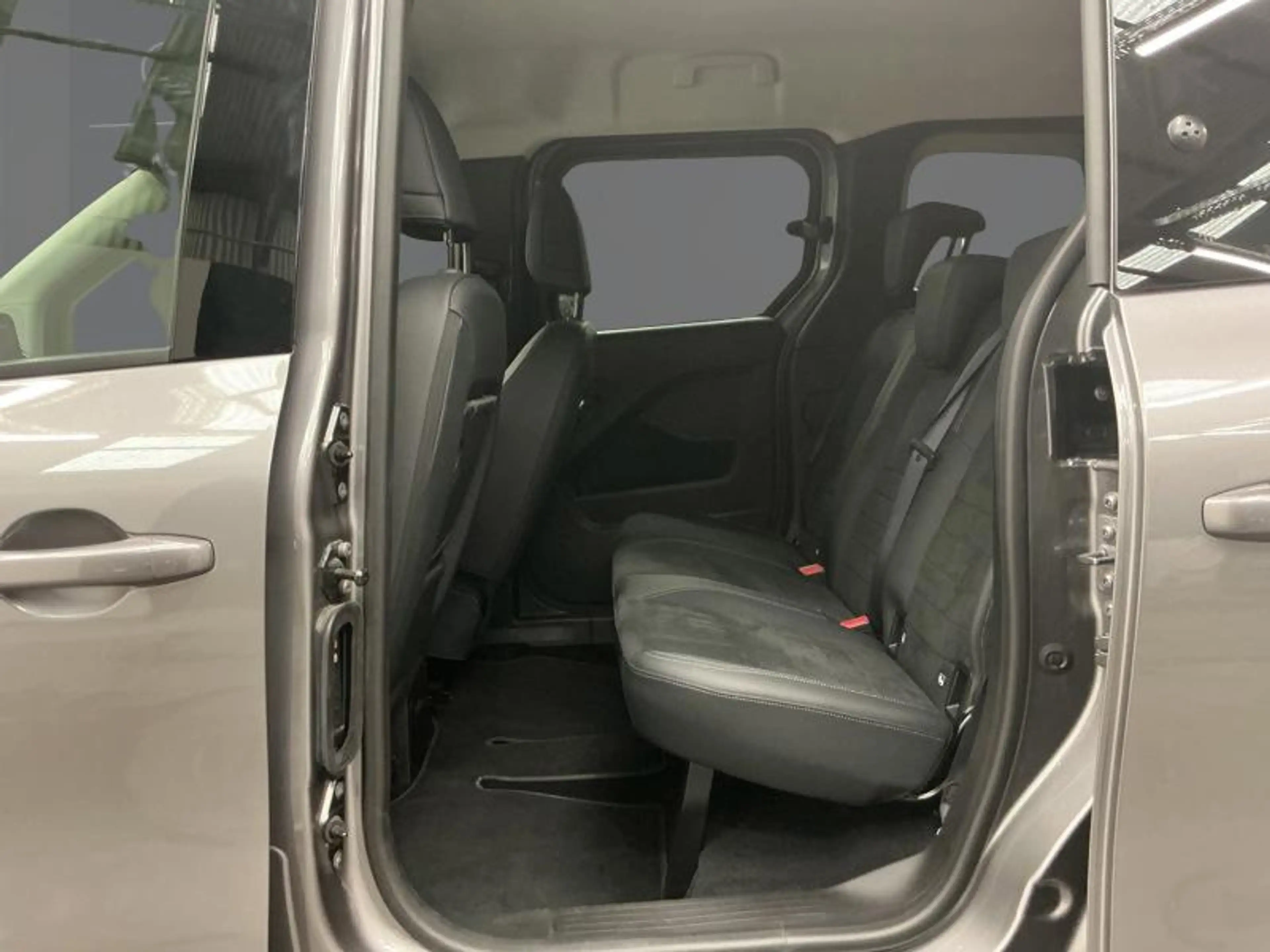 Mercedes-Benz T-Class Classe T 180 STYLE Standard — photo 13
