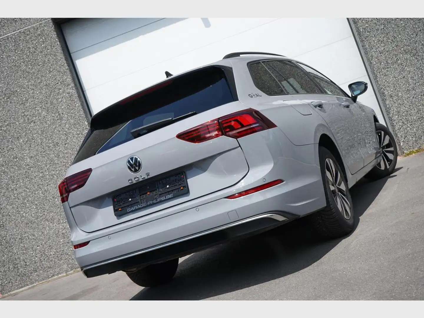 Volkswagen Golf Variant 1.5 TSI 115pk 6v GOAL / ALU 16" / APP CONNECT / AP Grijs - 2