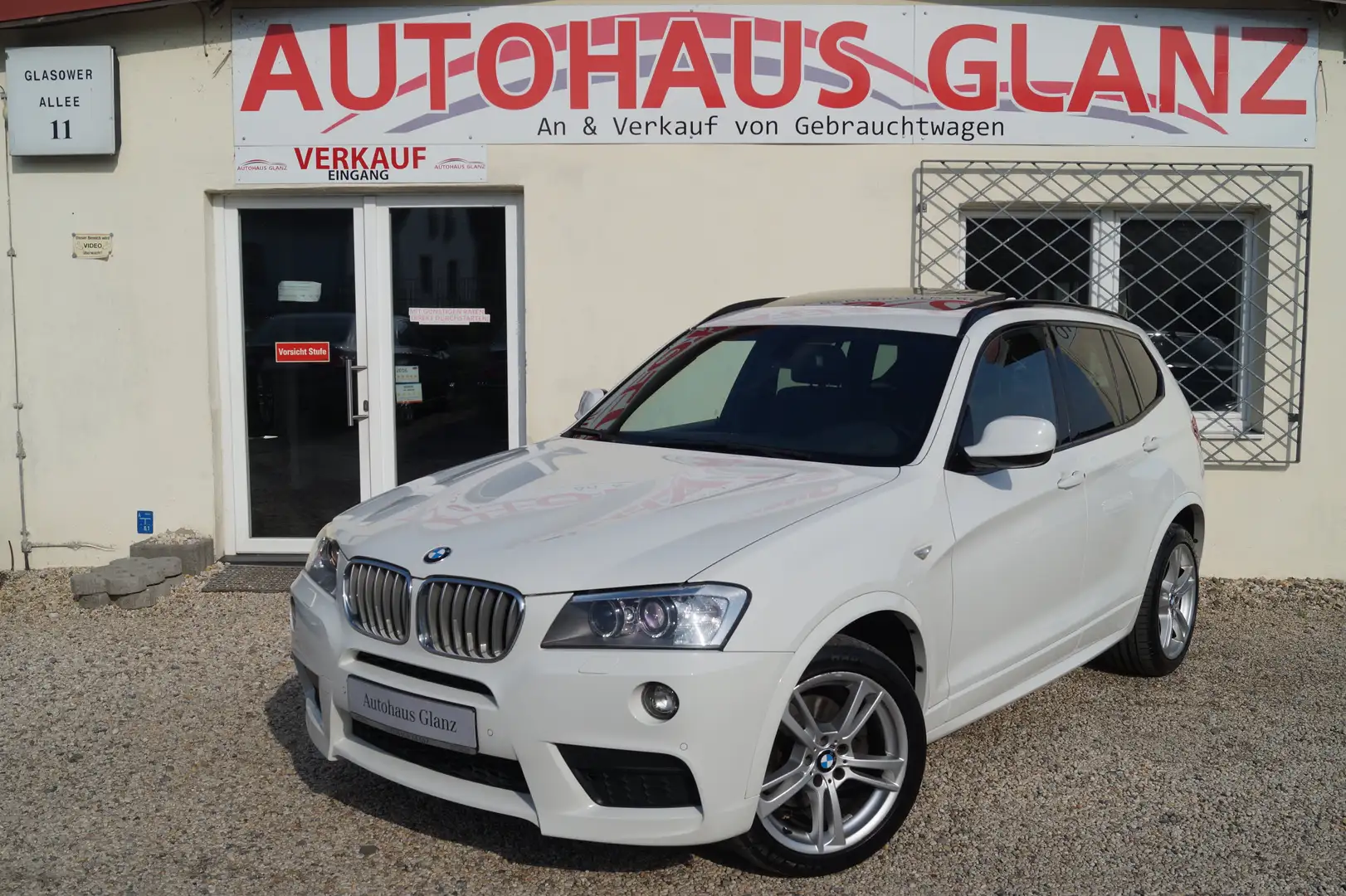 BMW X3 xDrive 20 d M Paket Panorama Weiß - 1