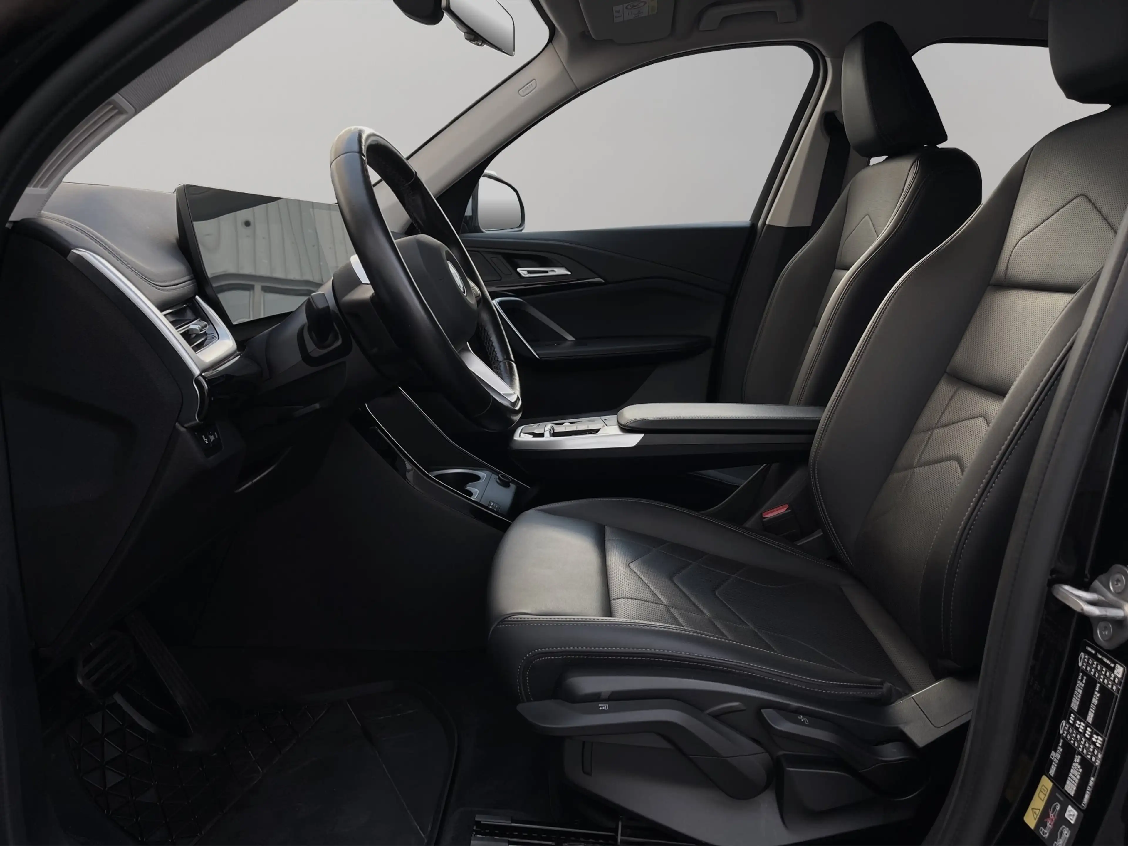 BMW iX1 eDrive20 °xLine° AHK Rückfahrkamera Abstandstempom — photo 9